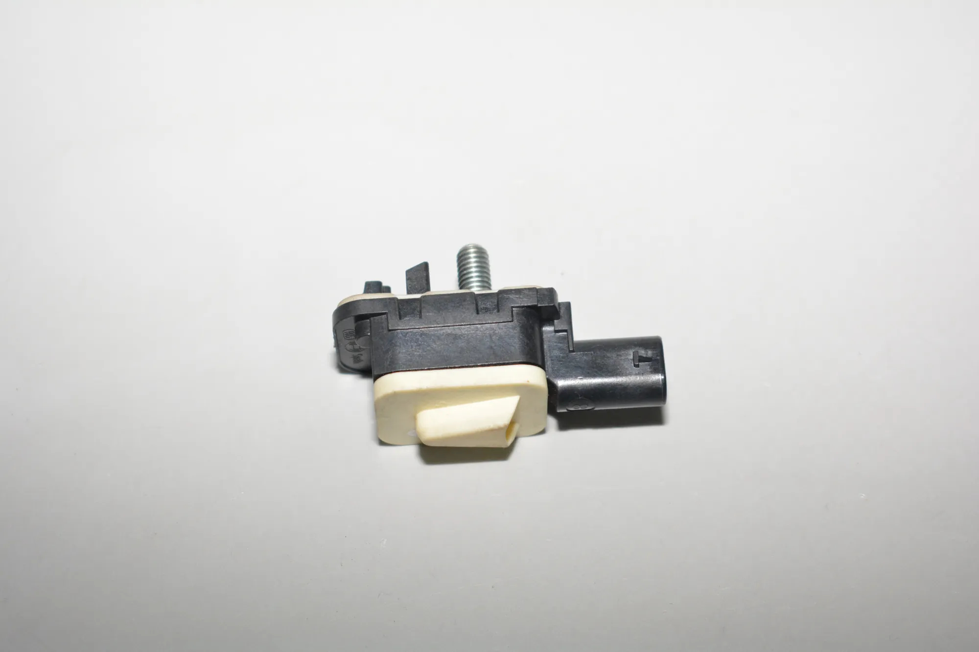 Left Side Impact Sensor – OEM 9217711 · BMW 3 (F30, F80) 328 i xDrive 2013 – 2