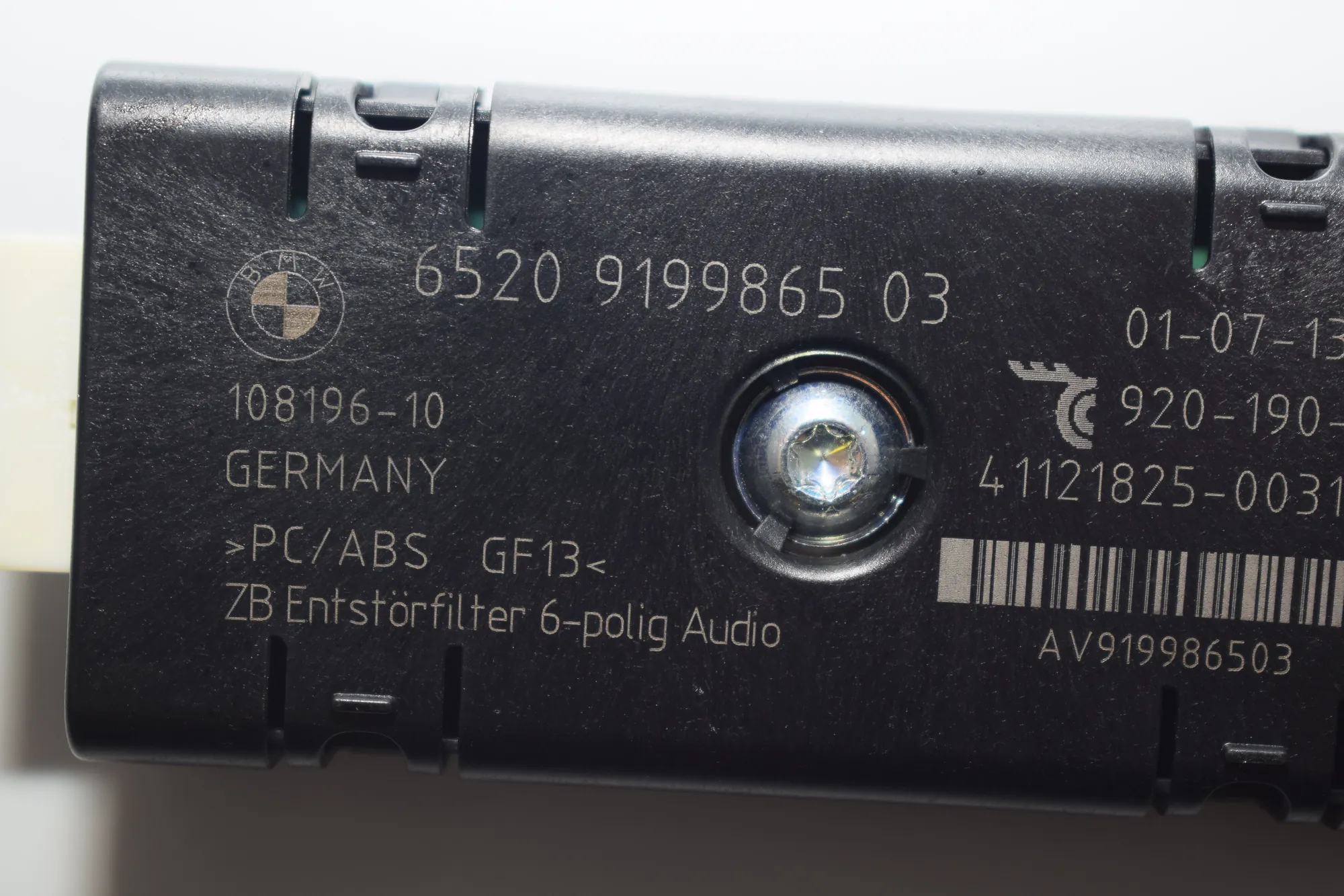 Antenna Amplifier – OEM 9199865 · BMW 5 Touring (F11) 530 d 2013 – 4