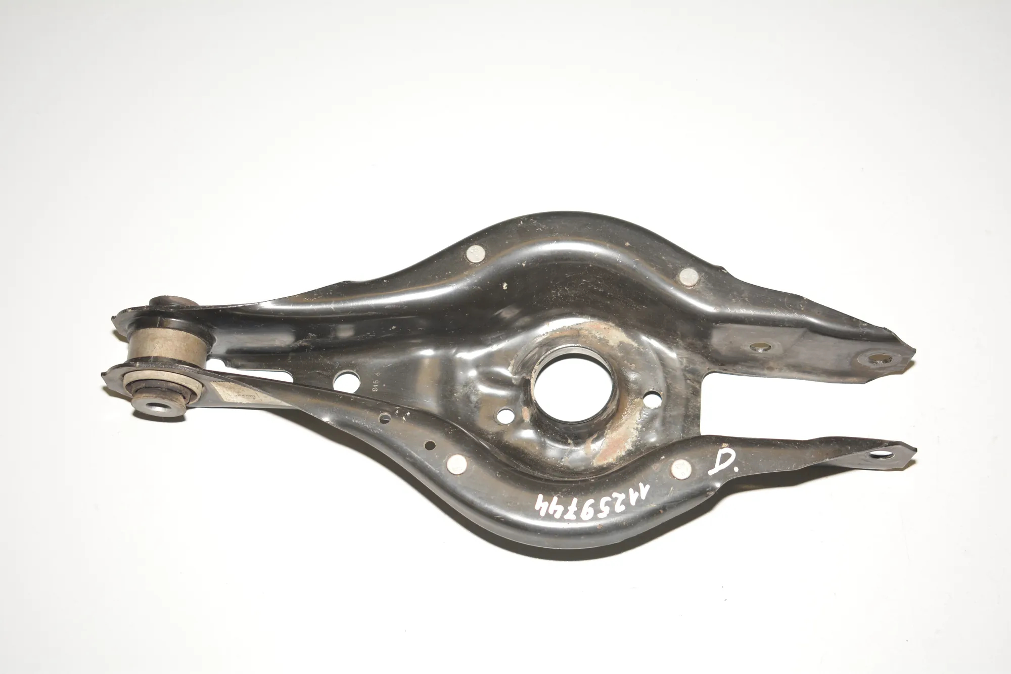 Rear Right Lower Control Arm – OEM 6867540 · BMW 3 (F30, F80) 328 i xDrive 2013