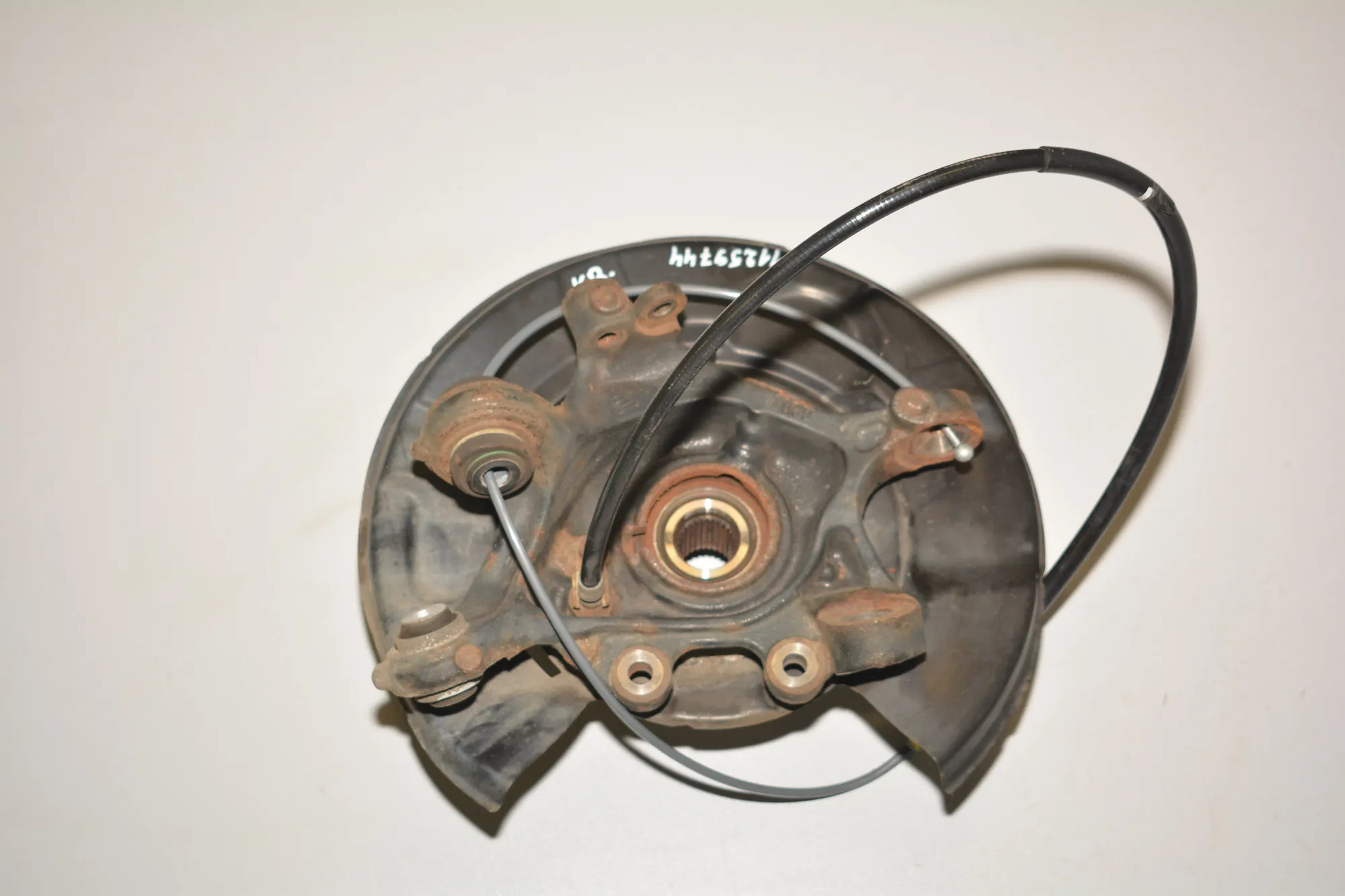 Rear Left Wheel Hub Spindle – OEM 6857640 · BMW 3 (F30, F80) 328 i xDrive 2013 – 4