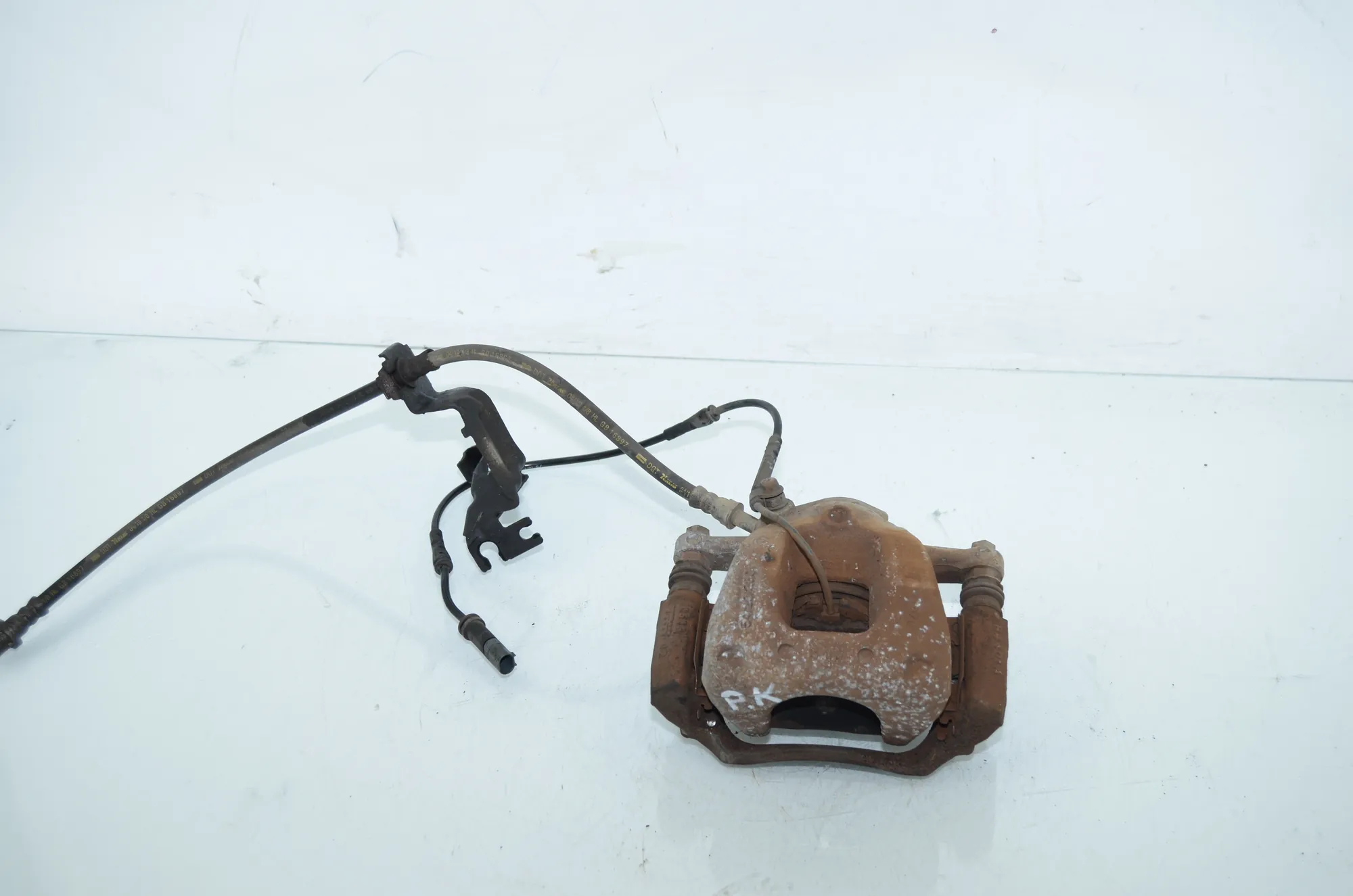 Front Left Brake Caliper – OEM 6860269 · BMW i3 (I01) s Range Extender 2019