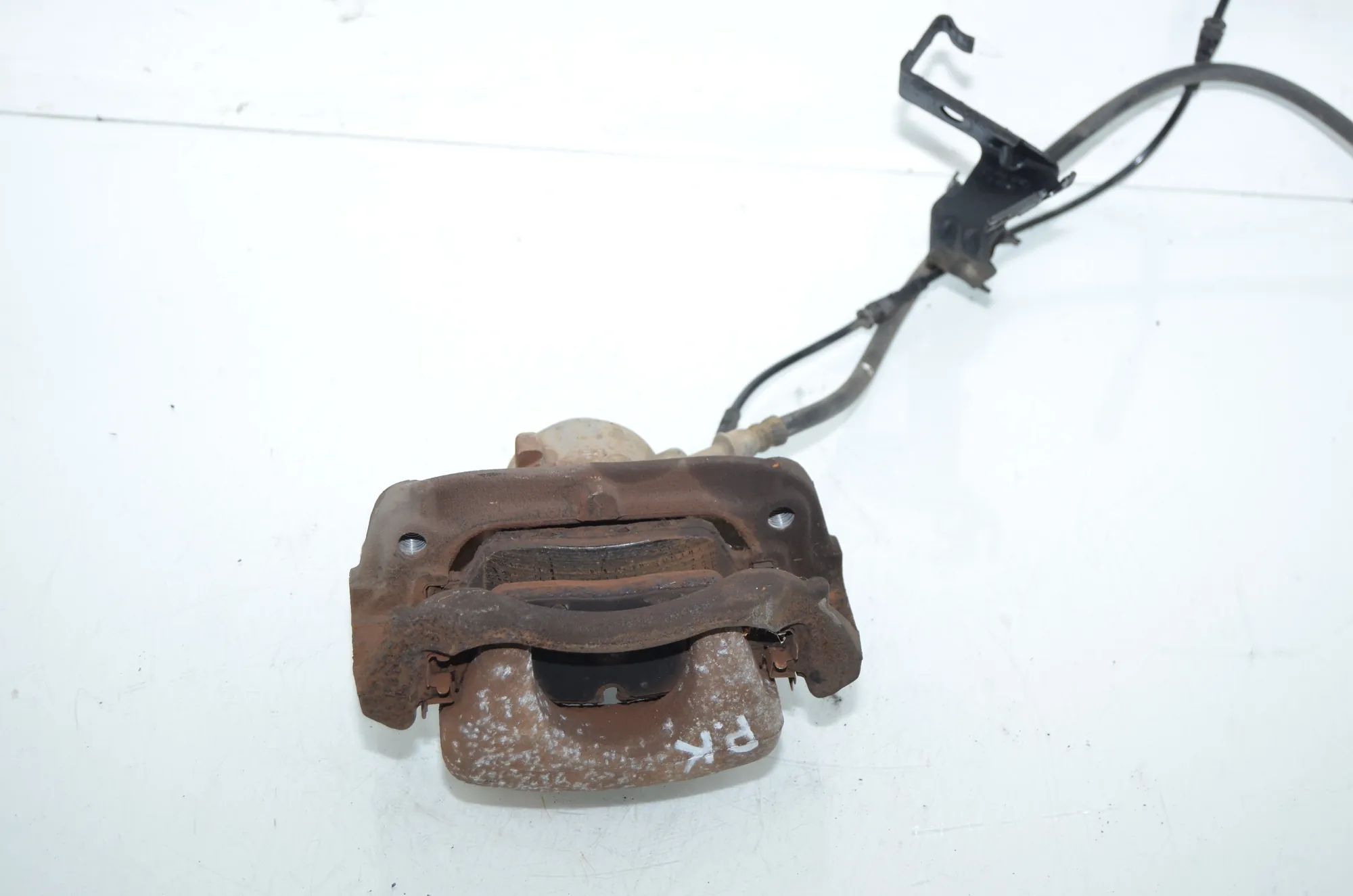 Front Left Brake Caliper – OEM 6860269 · BMW i3 (I01) s Range Extender 2019 – 3