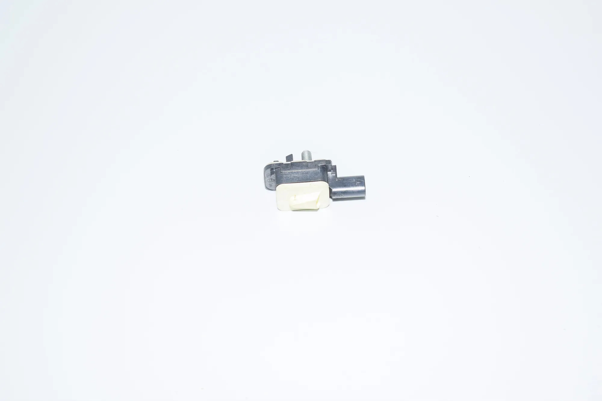 Left Side Impact Sensor – OEM 9217711 · BMW 3 (F30, F80) BMW 3 (F30, F80) 2015