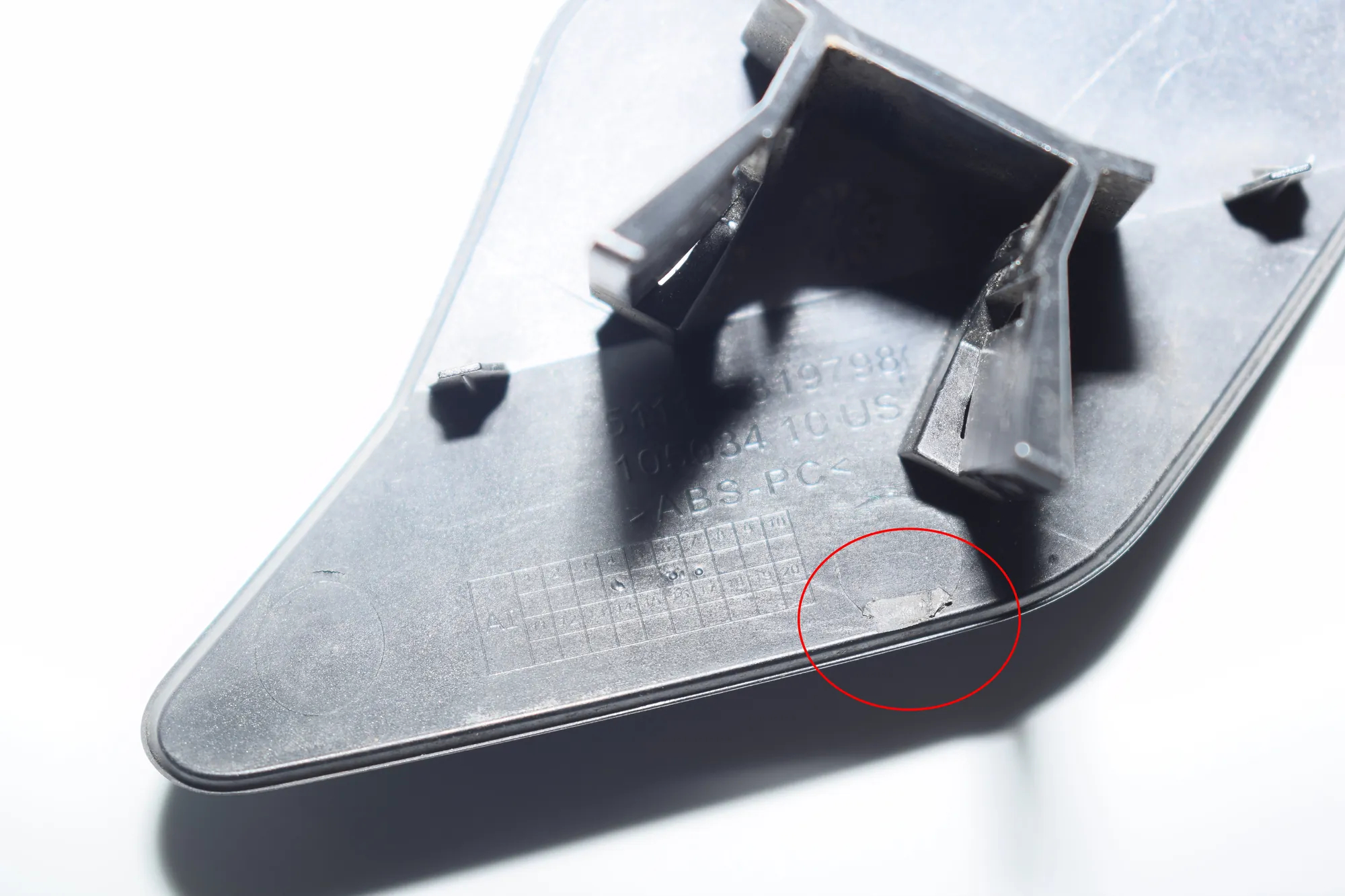 Right Side Headlight Washer Cover Cap – OEM 7319798 · BMW X6 (F16, F86) BMW X6 (F16, F86) xDrive 30 d 2015 – 2