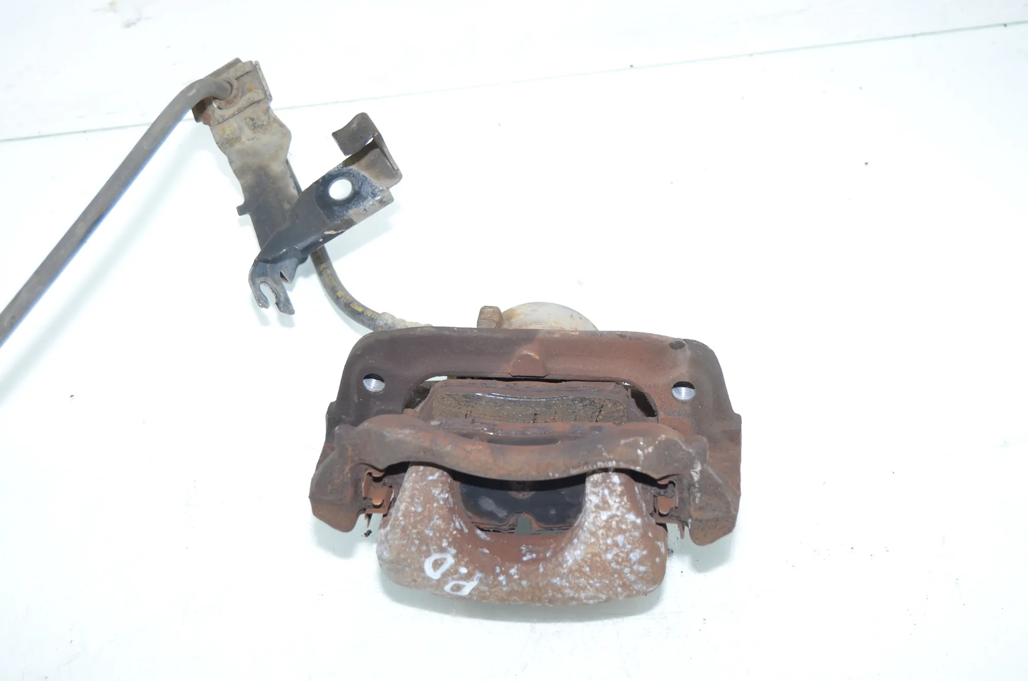 Front Right Brake Caliper – OEM 6860270 · BMW i3 (I01) s Range Extender 2019 – 3