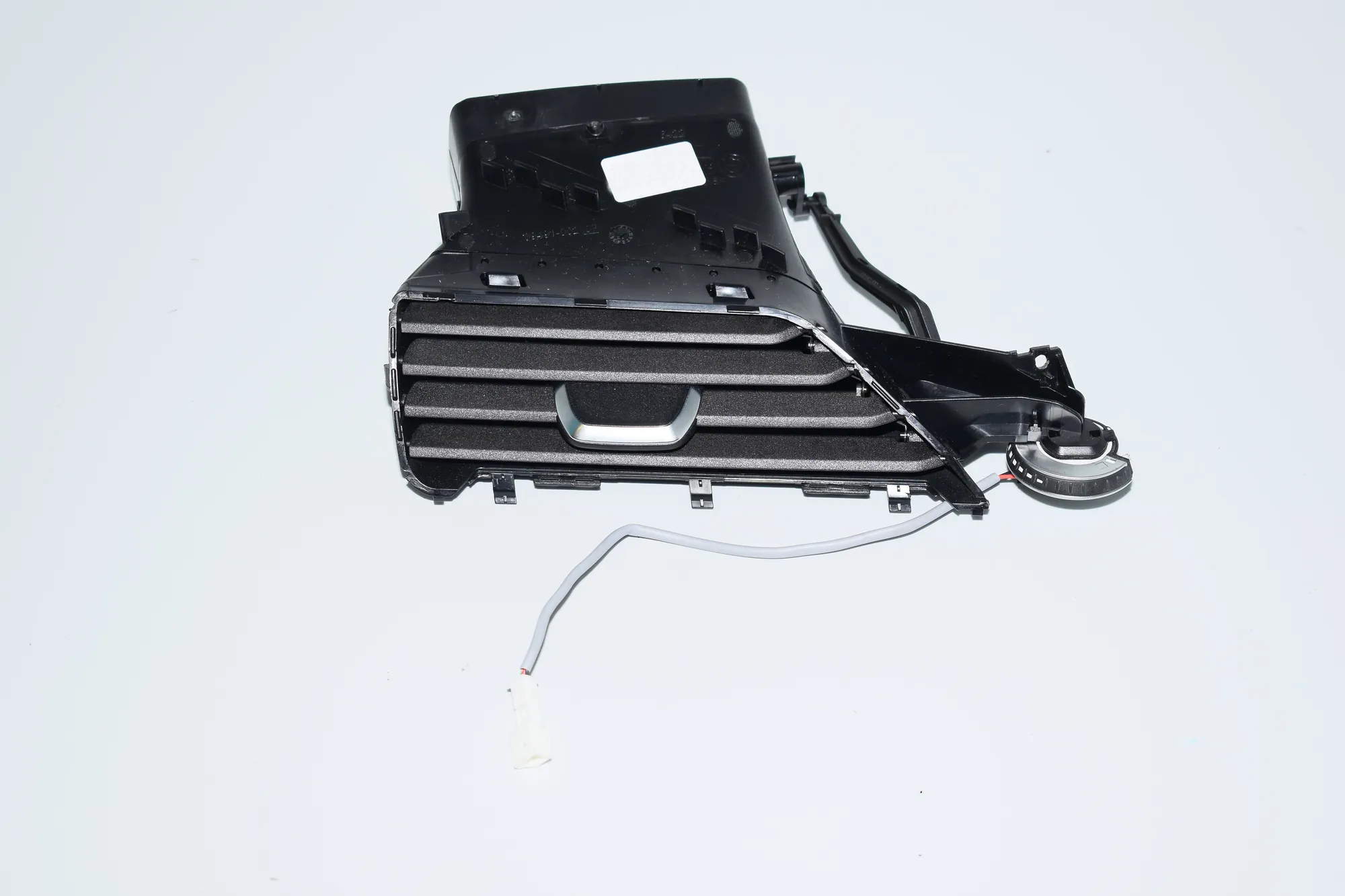 Dashboard Air Vents – OEM 2495433 · BMW 7 (G11, G12) BMW 7 (G11, G12) 2018 – 2