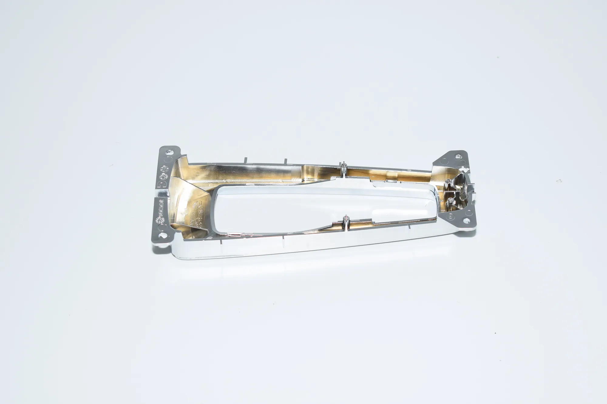 Gear Shifting Level Plastic Trim – OEM 9252114 · BMW X6 (F16, F86) BMW X6 (F16, F86) xDrive 30 d 2015 – 2