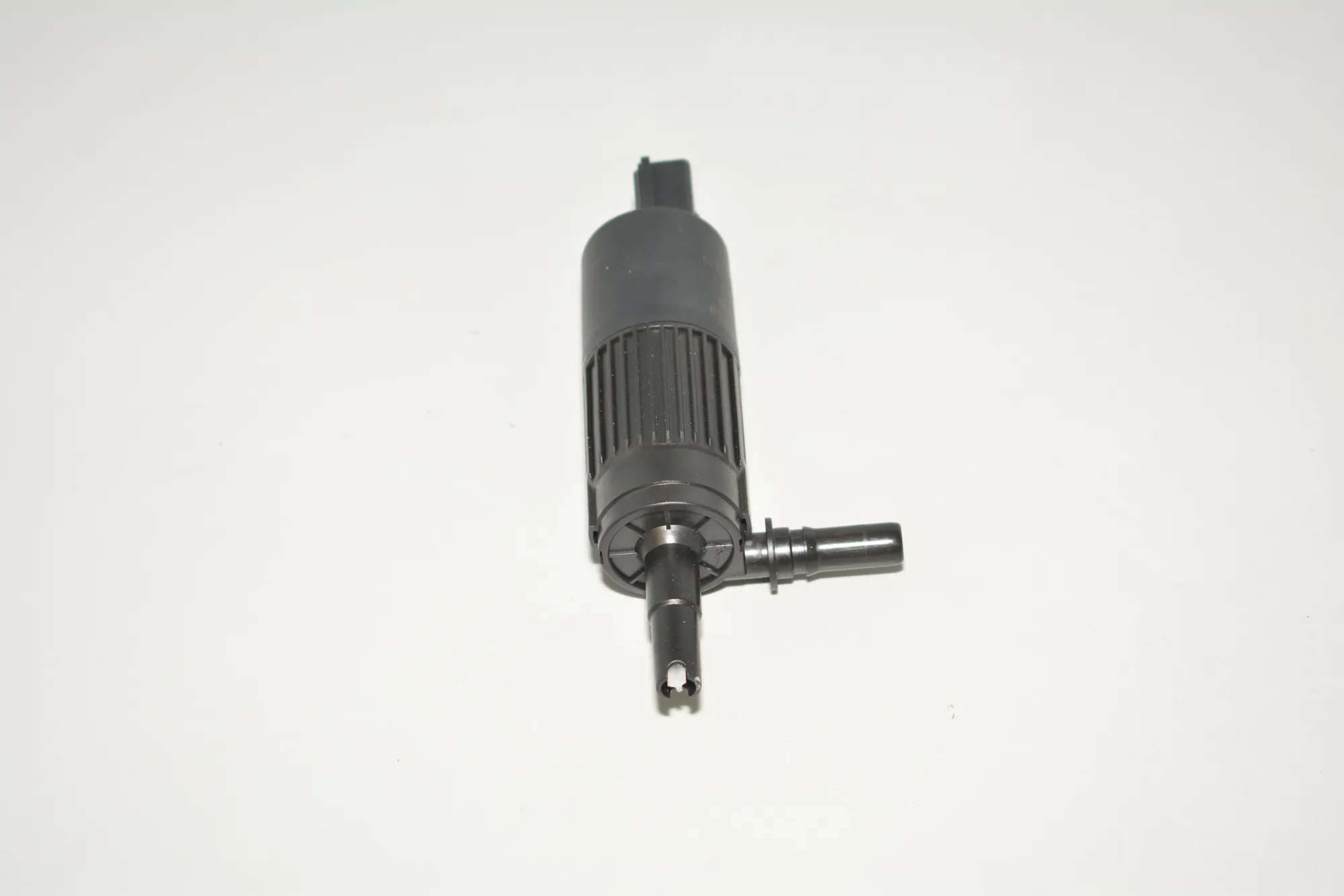 Washer Tank Motor – OEM 7297843 · BMW 3 (F30, F80) 328 i xDrive 2013 – 3