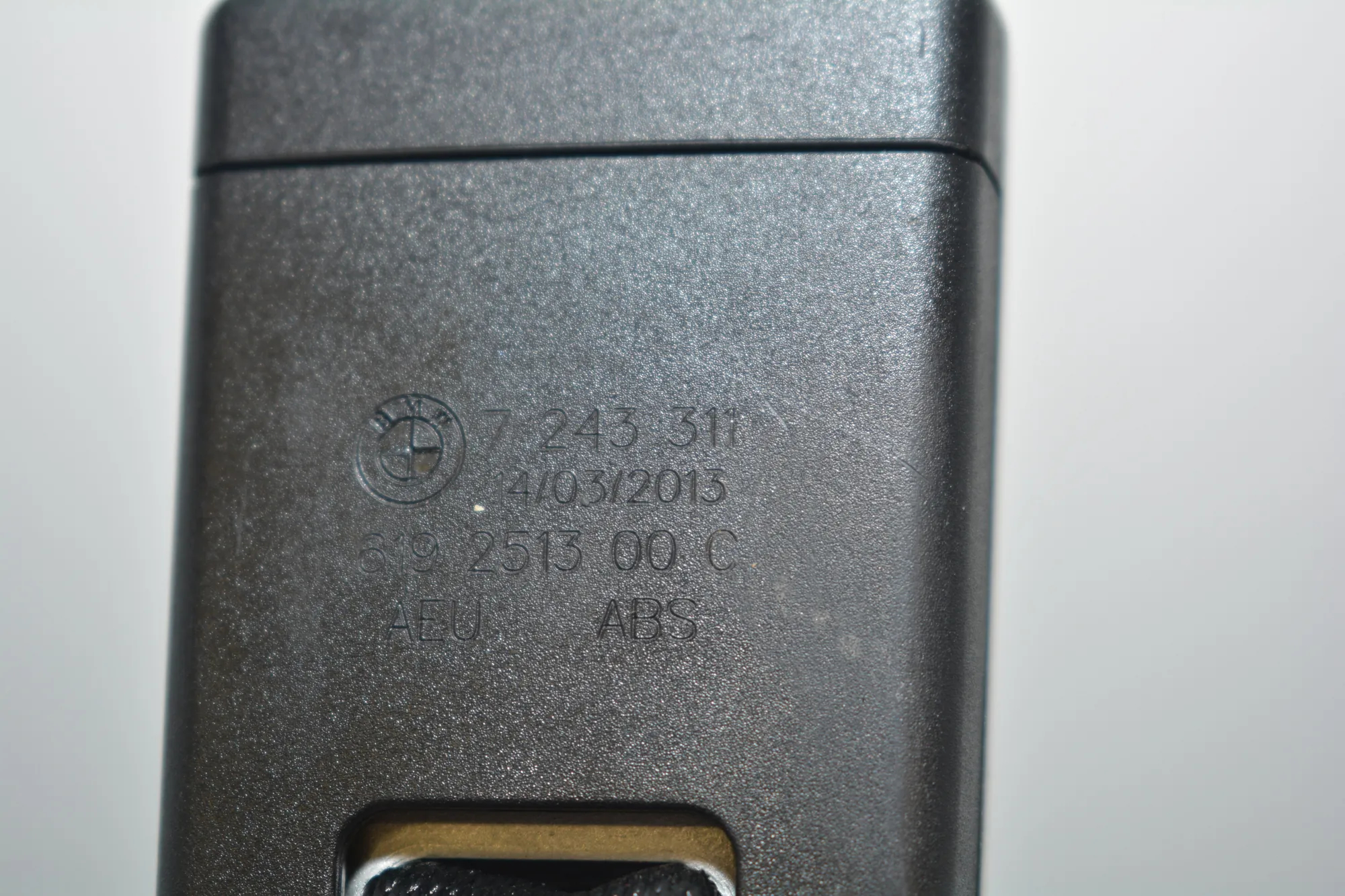Rear Left Seat Buckle – OEM 7243311 · BMW 3 (F30, F80) 328 i xDrive 2013 – 5