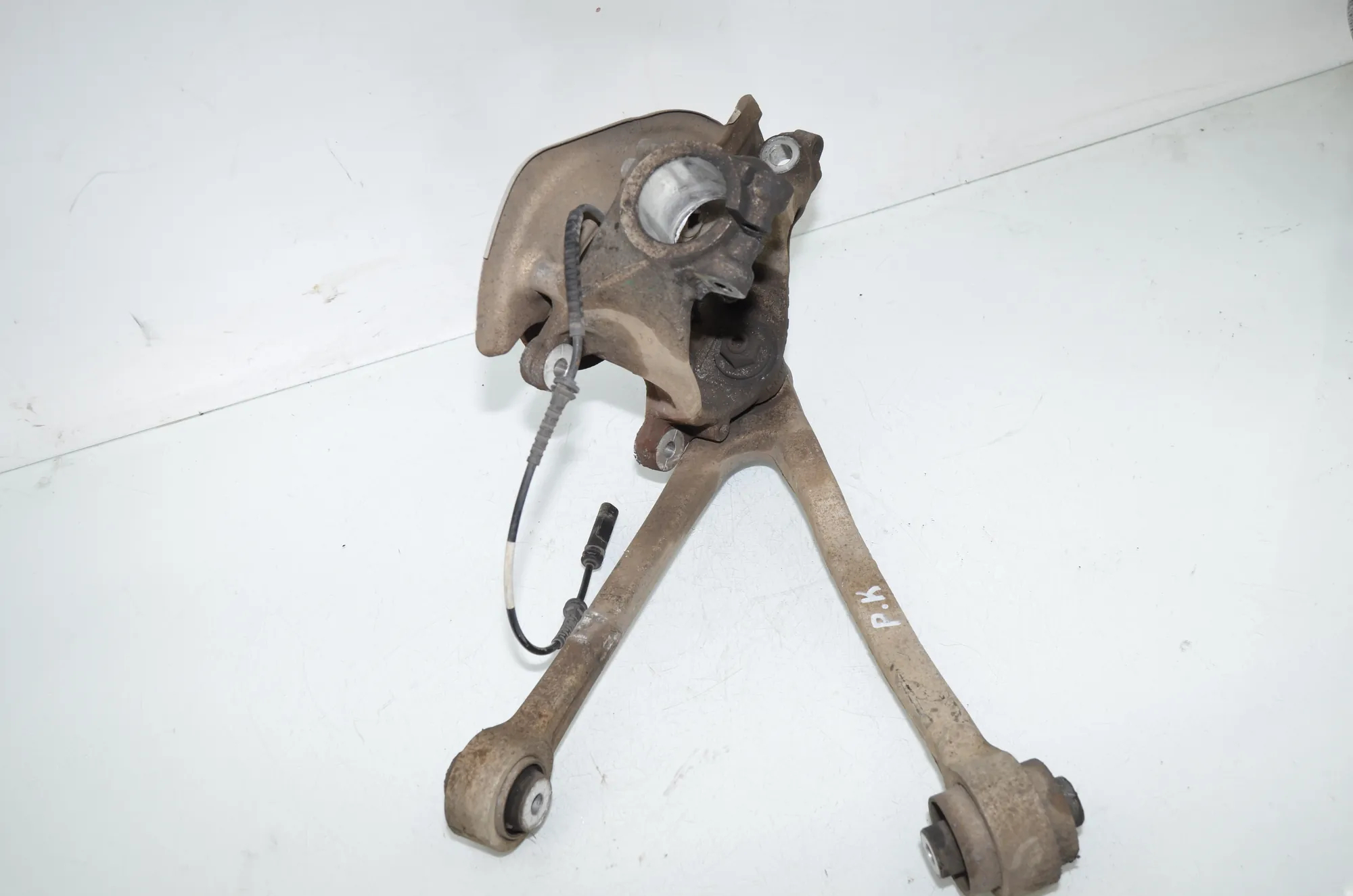 Front Left Wheel Hub – OEM 6852159 · BMW i3 (I01) s Range Extender 2019 – 4