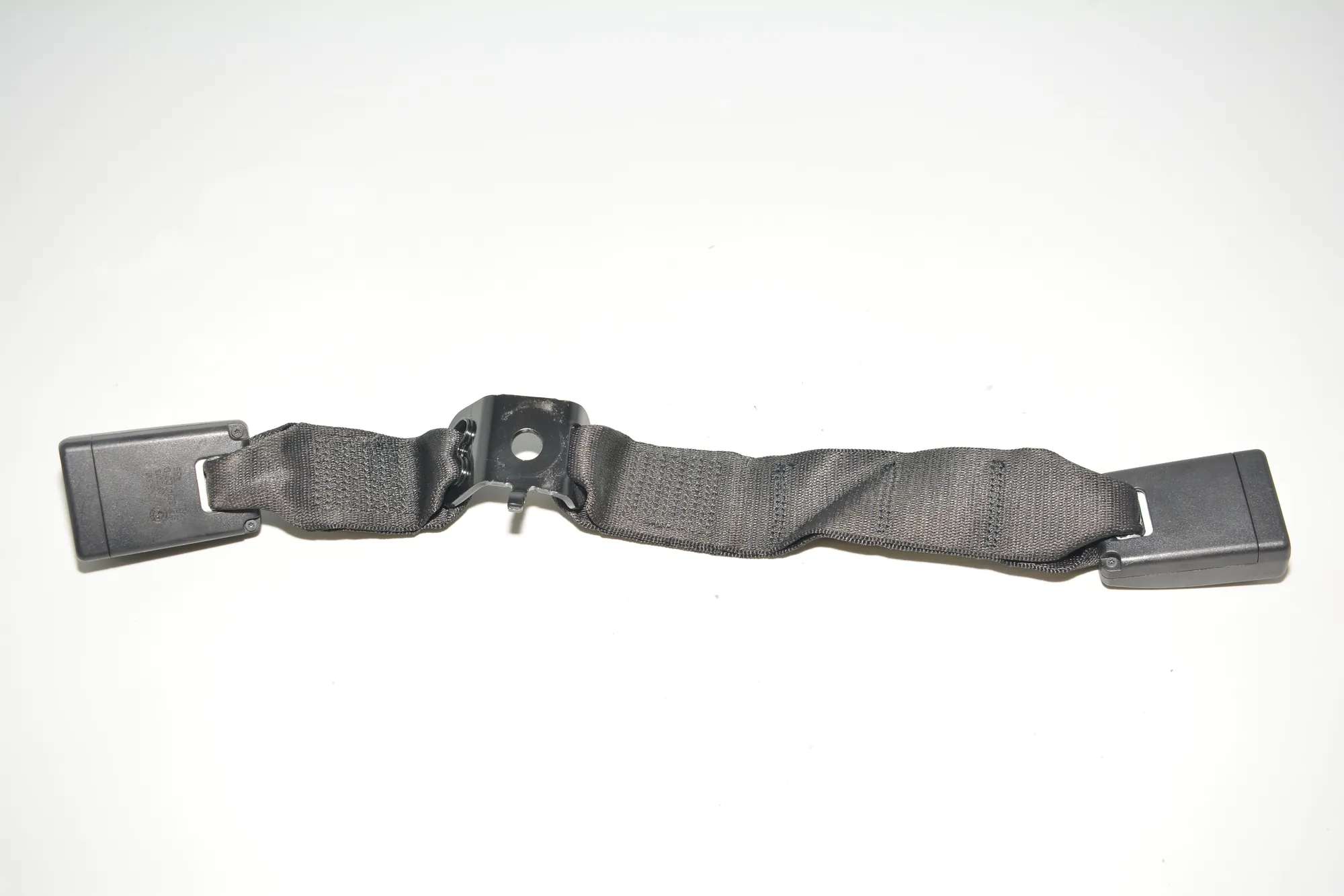 Rear Middle Seat Buckle – OEM 7243310 · BMW 3 (F30, F80) 328 i xDrive 2013 – 3