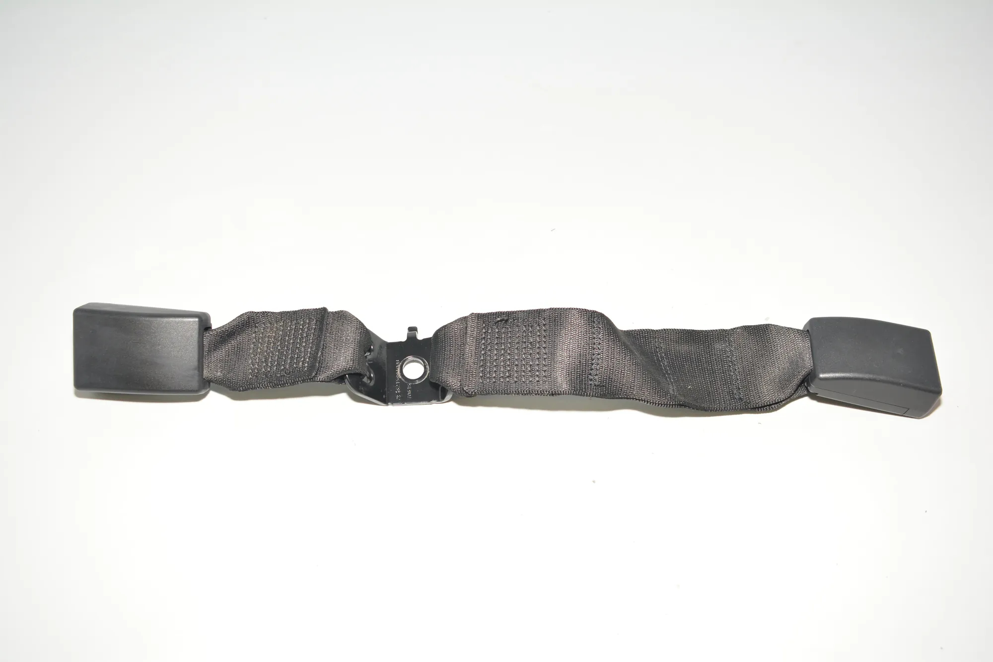 Rear Middle Seat Buckle – OEM 7243310 · BMW 3 (F30, F80) 328 i xDrive 2013 – 2