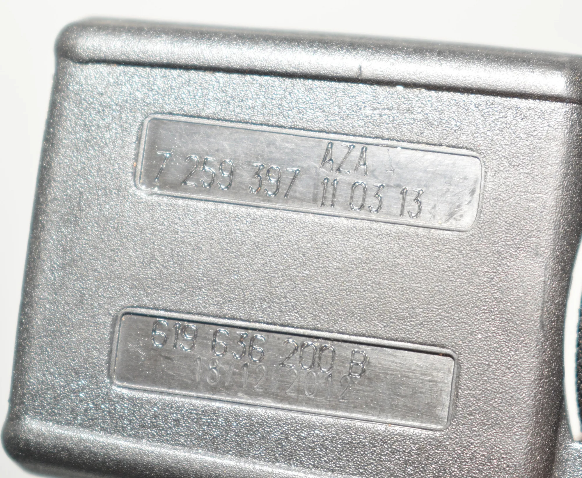 Rear Middle Seat Buckle – OEM 7259397 · BMW 3 (F30, F80) 328 i xDrive 2013 – 5
