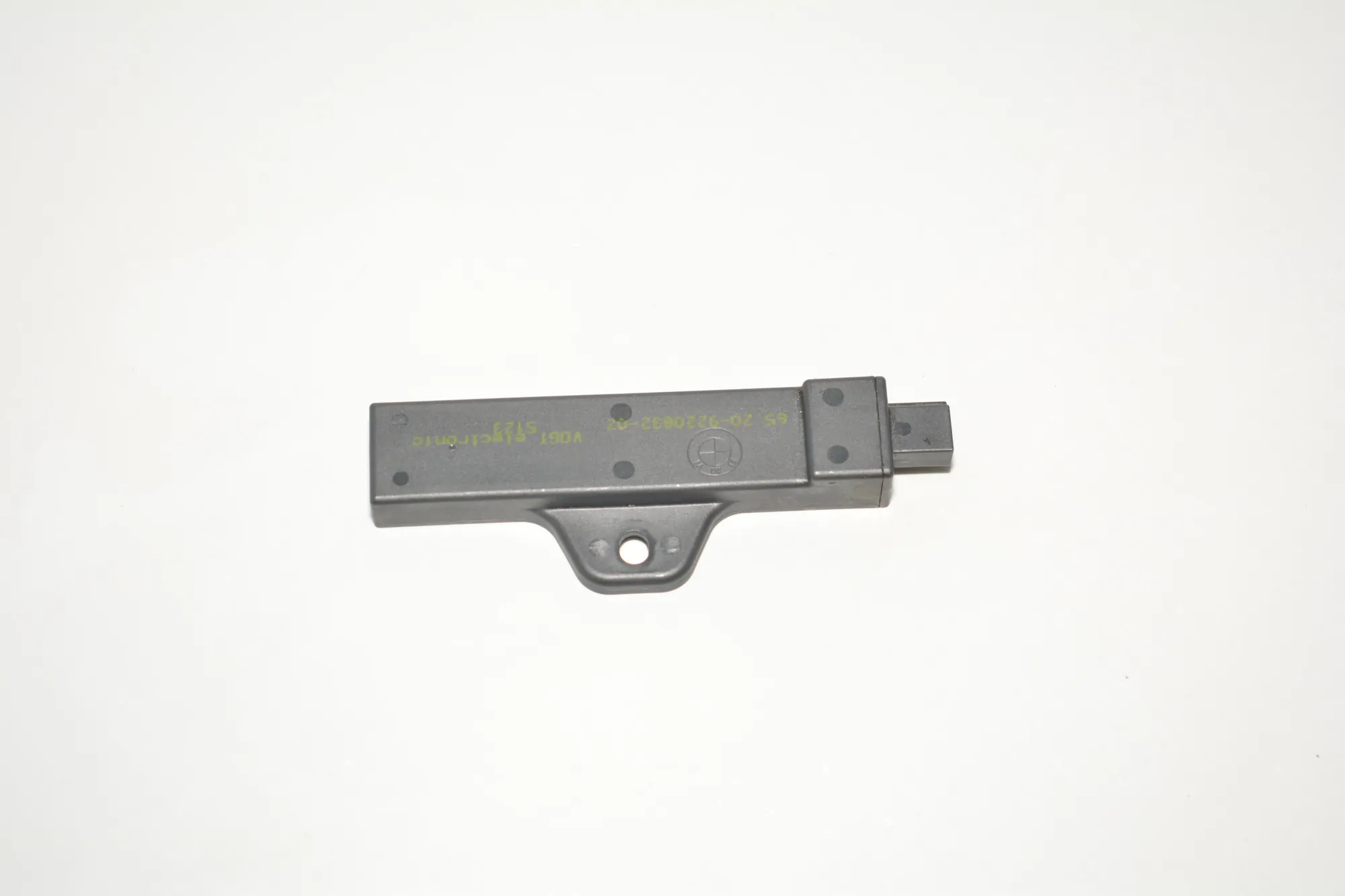 Antenna – OEM 9220832 · BMW 3 (F30, F80) 328 i xDrive 2013 – 2