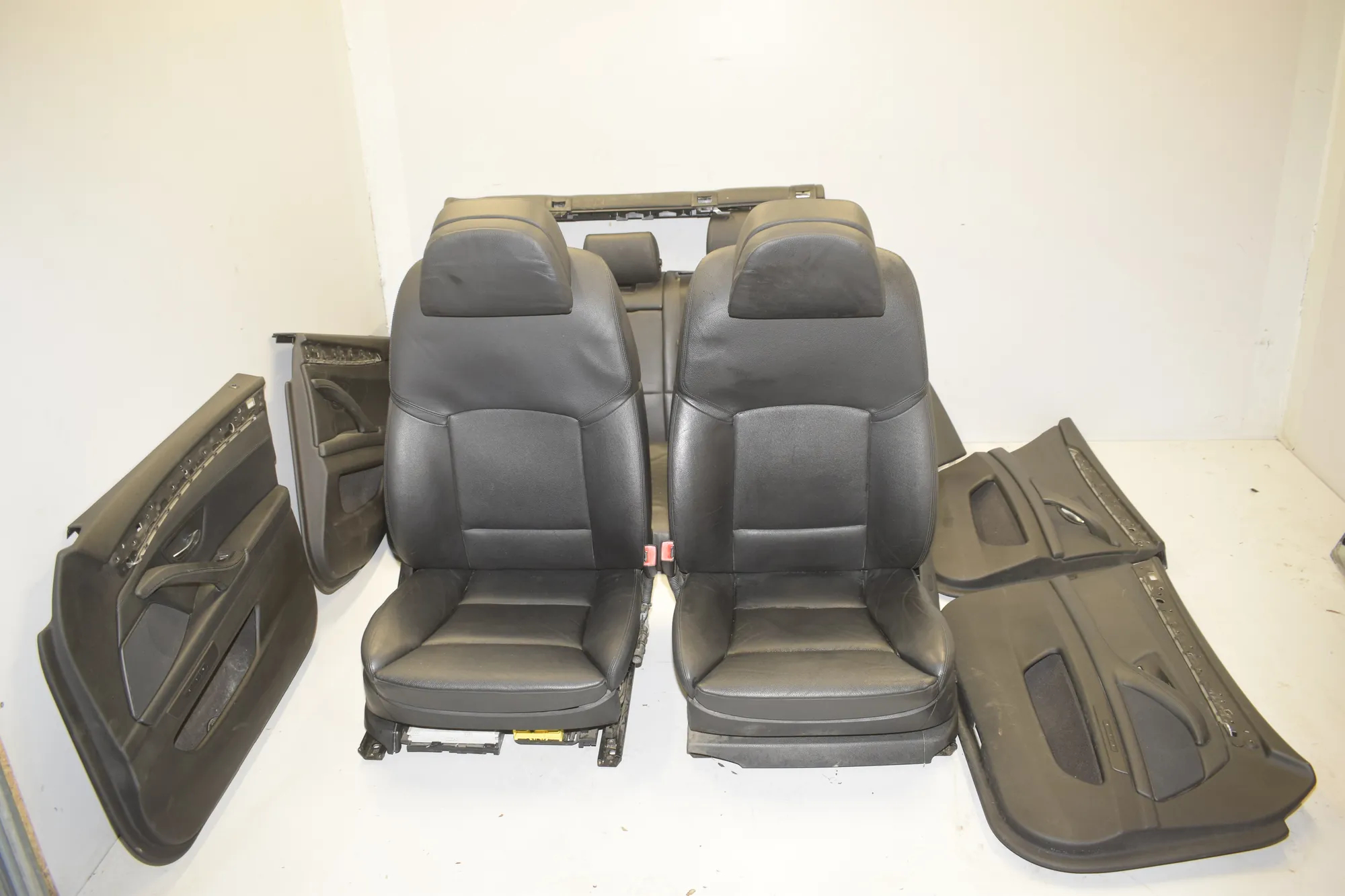 Seat set · BMW 5 Touring (F11) 530 d xDrive 2011