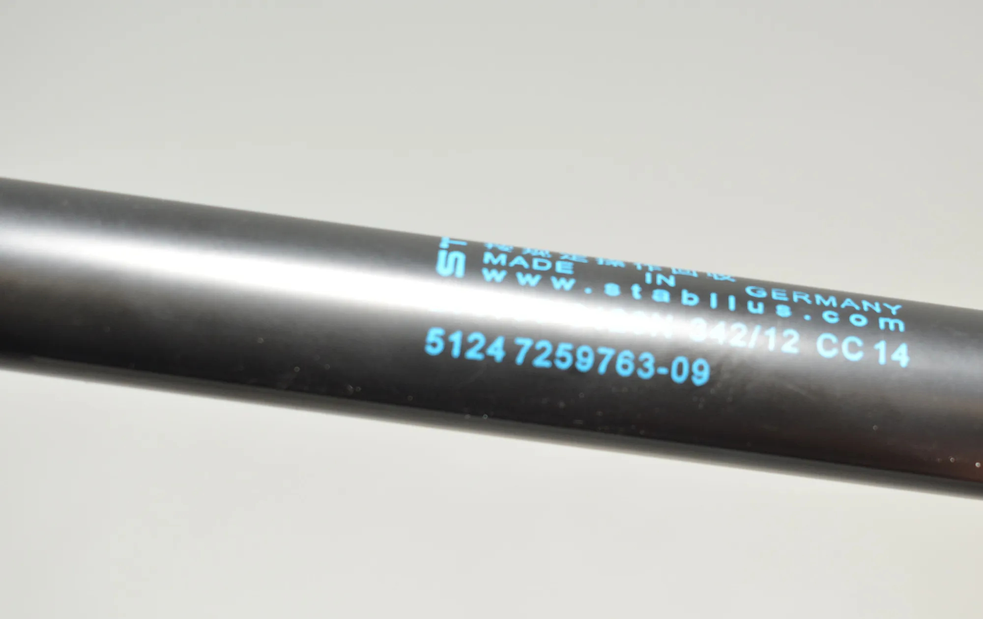 Left Side Tailgate Gas Strut – OEM 7259763 · BMW 3 (F30, F80) 328 i xDrive 2013 – 4