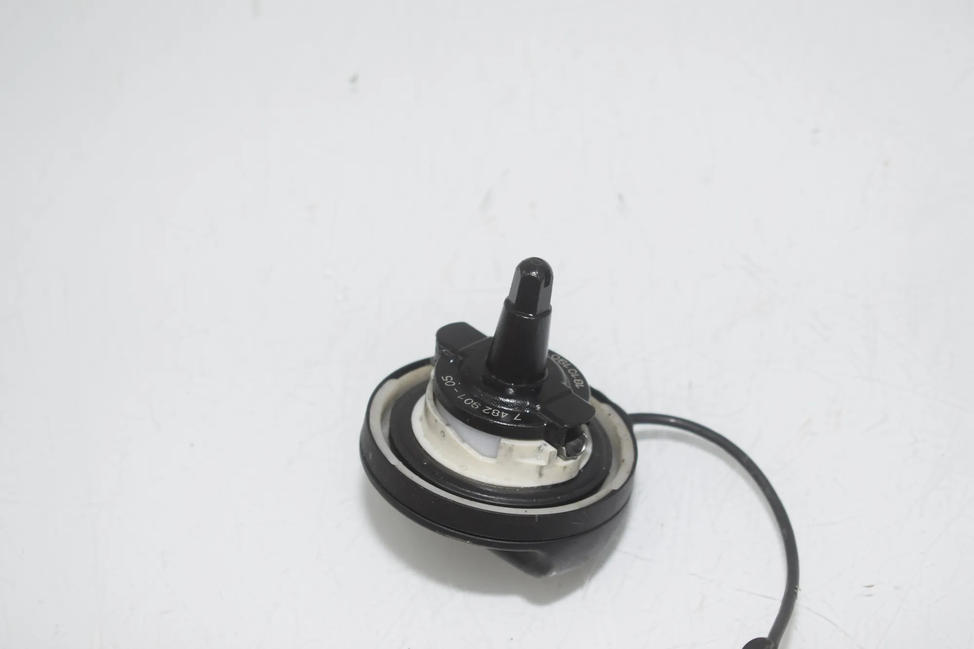 Fuel Tank Cap – OEM 7482901 · BMW X1 (F48) sDrive 18 d 2019 – 3