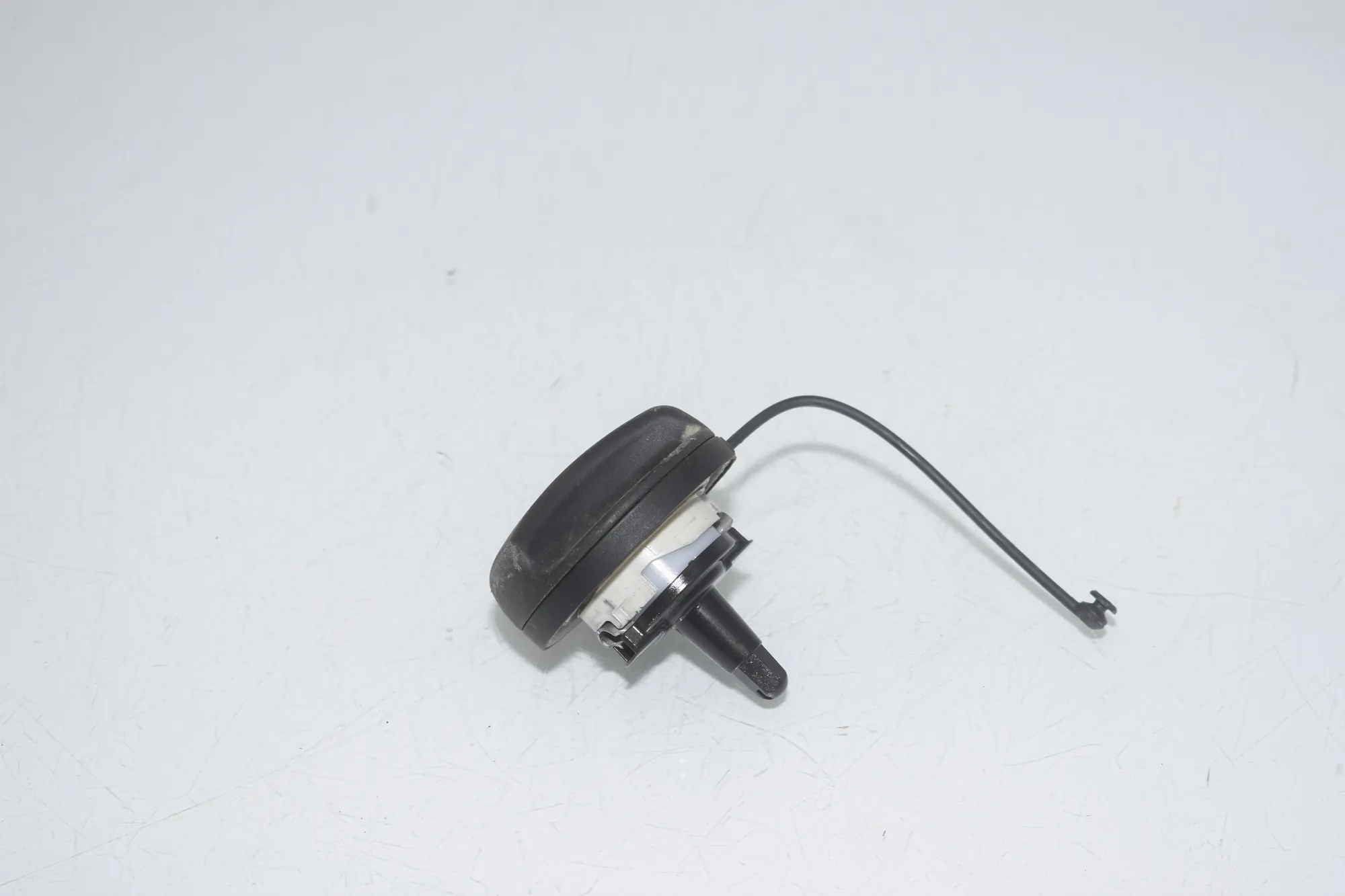 Fuel Tank Cap – OEM 7482901 · BMW 7 (G11, G12) 750 d, Ld xDrive 2016 – 2