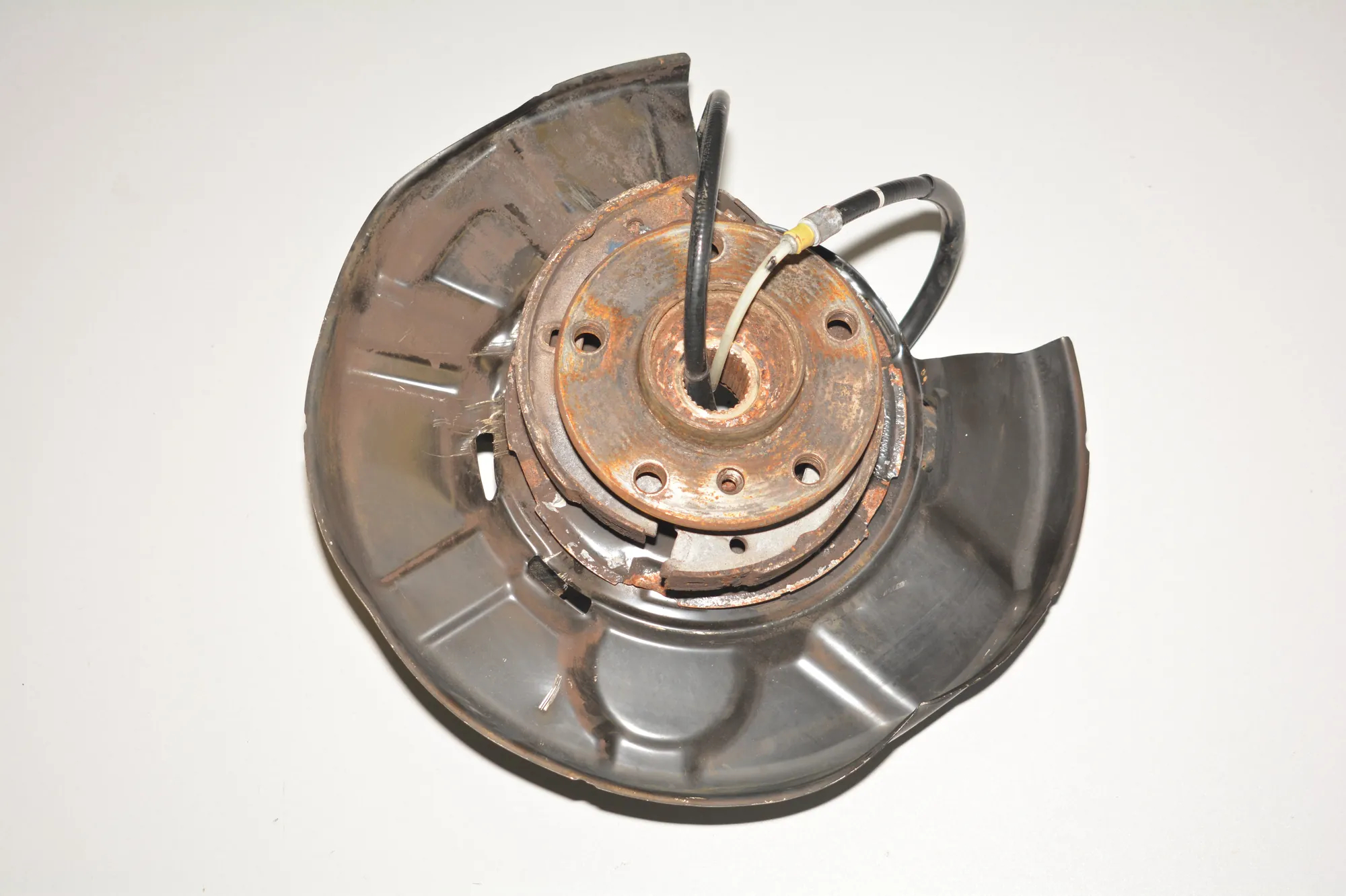 Rear Left Wheel Hub Spindle – OEM F495390 · BMW 3 (F30, F80) 330 d xDrive 2013