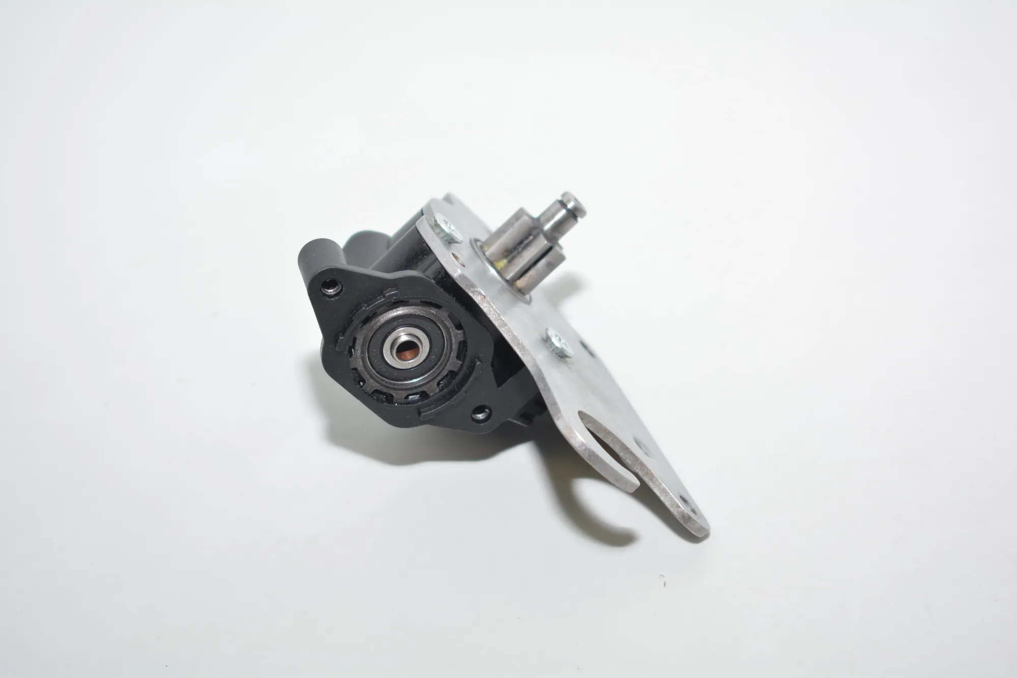 Front Left Seat Control Motor – OEM P0-11585-02 · BMW 3 (E90) BMW 3 (E90) 325 d 2007 – 6