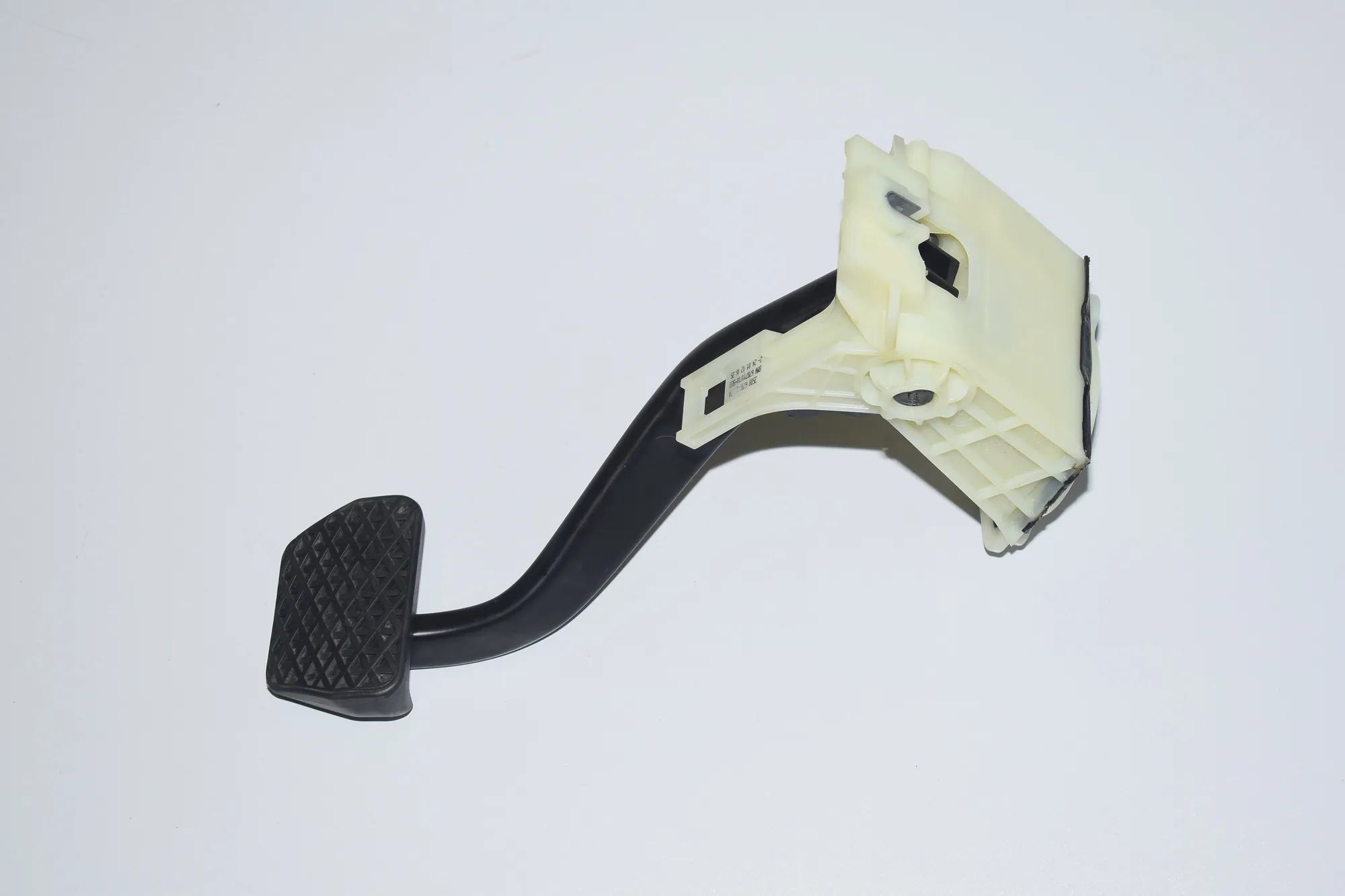 Brake Pedal – OEM 6798596 · BMW 3 (F30, F80) 328 i 2012 – 2