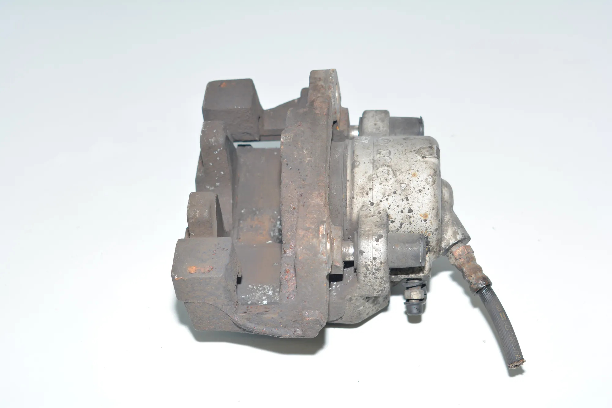 Front Left Brake Caliper · BMW 5 (E39) 525 d 2000 – 3