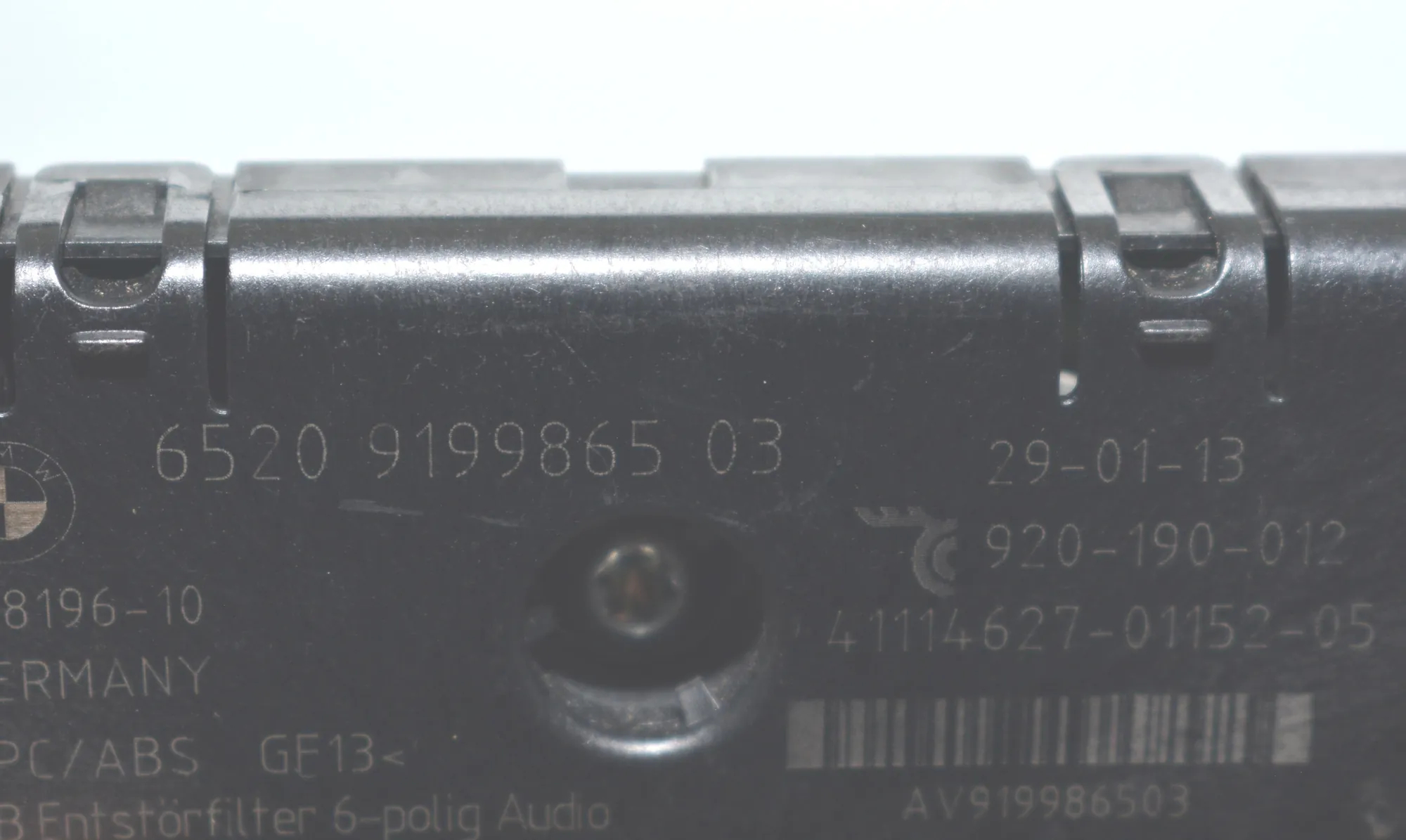 Antenna Amplifier – OEM 9199865 · BMW 5 Touring (F11) BMW 5 Touring (F11) 520 d 2010 – 5