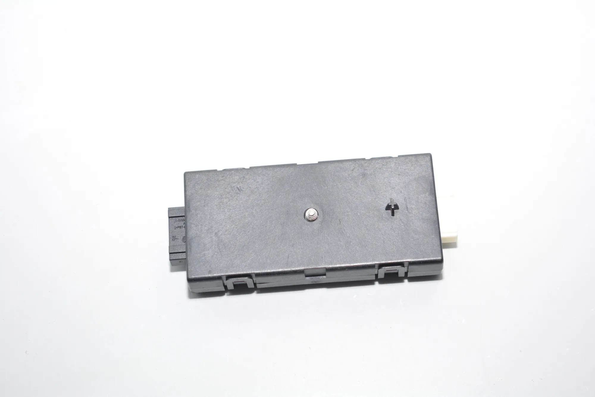 Antenna Amplifier – OEM 9199865 · BMW 5 Touring (F11) BMW 5 Touring (F11) 520 d 2010 – 4