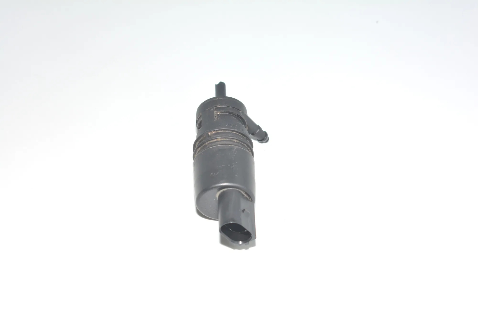 Washer Tank Motor – OEM 7302589 · BMW 3 (F30, F80) 330 d xDrive 2013 – 3
