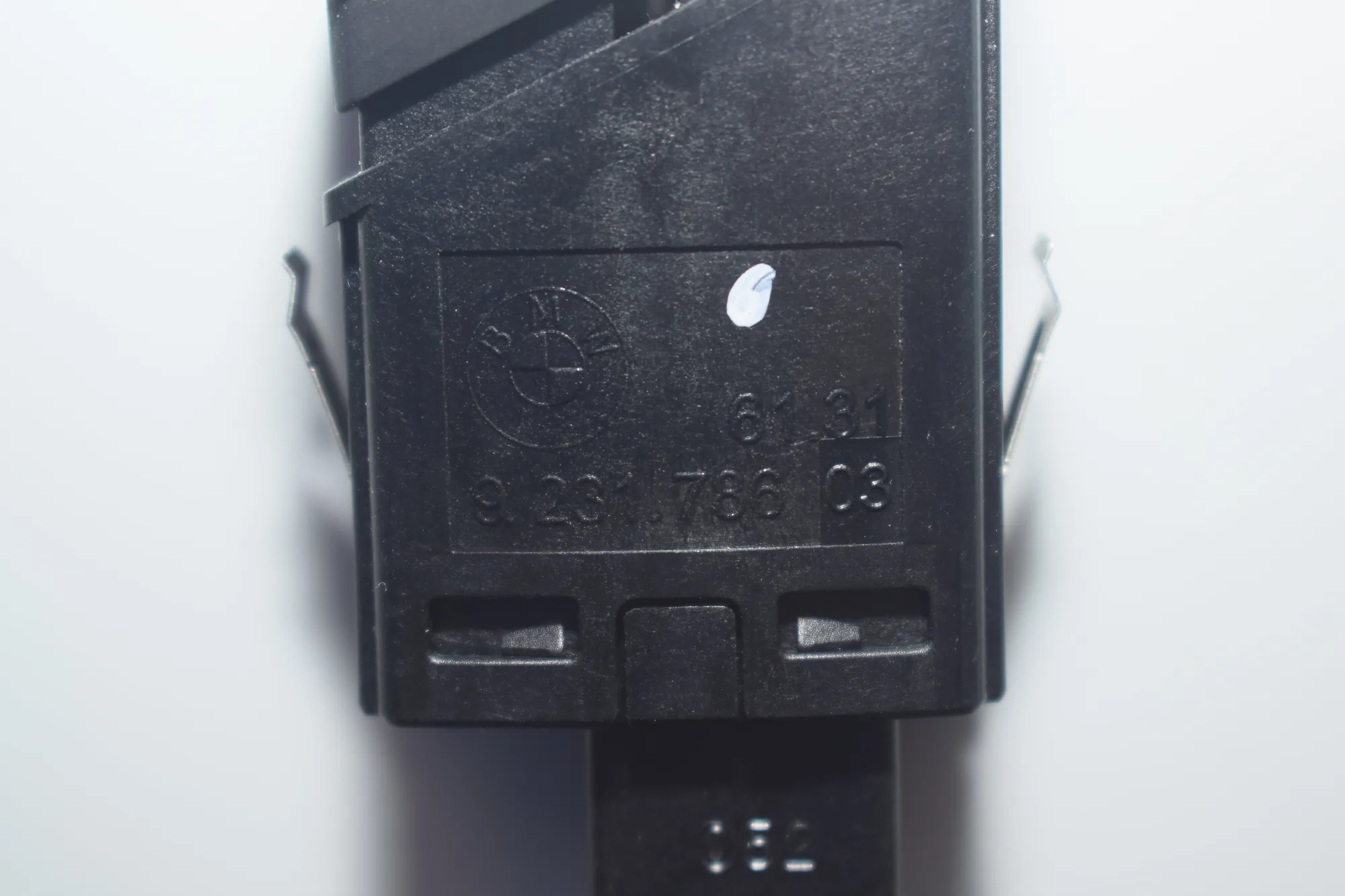Hazard Button – OEM 9231786 · BMW 3 (F30, F80) 328 i 2012 – 4