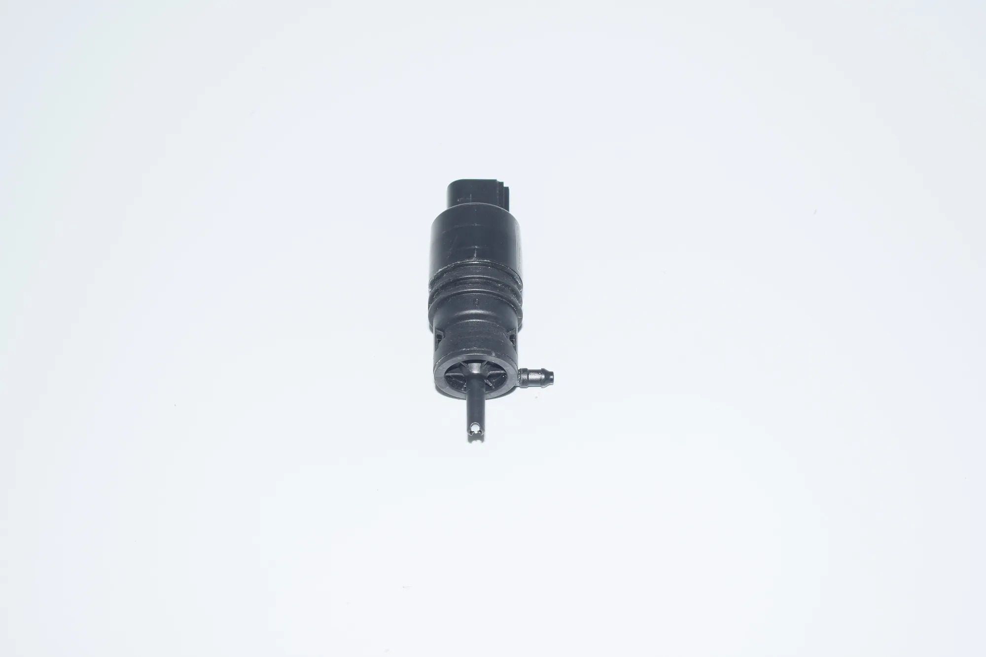Washer Tank Motor – OEM 7302589 · BMW 3 (F30, F80) 328 i 2012 – 2