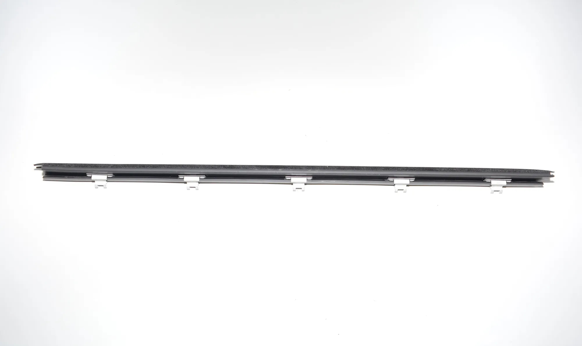Front Right Door Window Molding – OEM 7258299 · BMW 3 (F30, F80) 330 d xDrive 2013 – 3