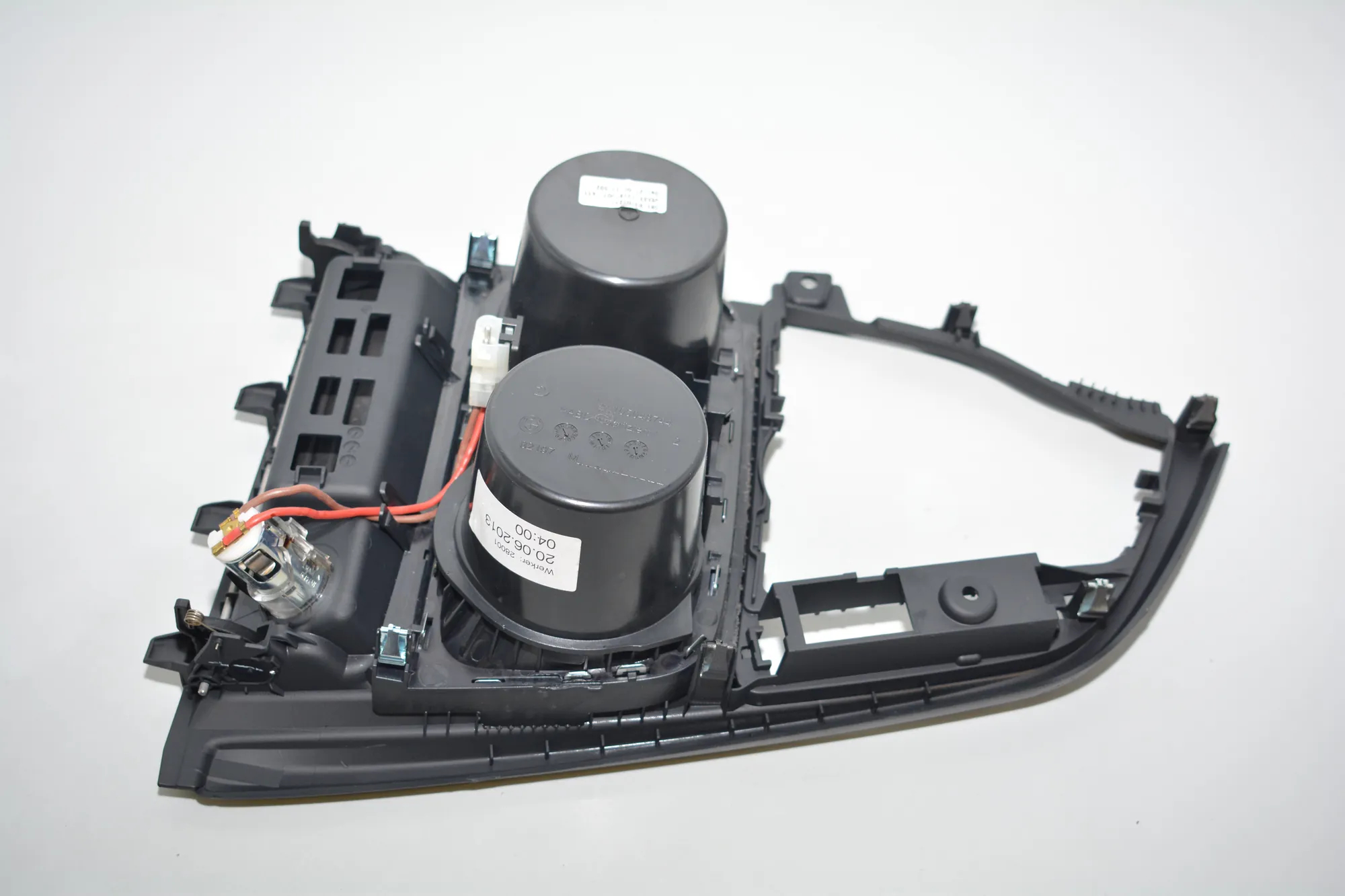 Cup Holder – OEM 9218926 · BMW 3 (F30, F80) 330 d xDrive 2013 – 5