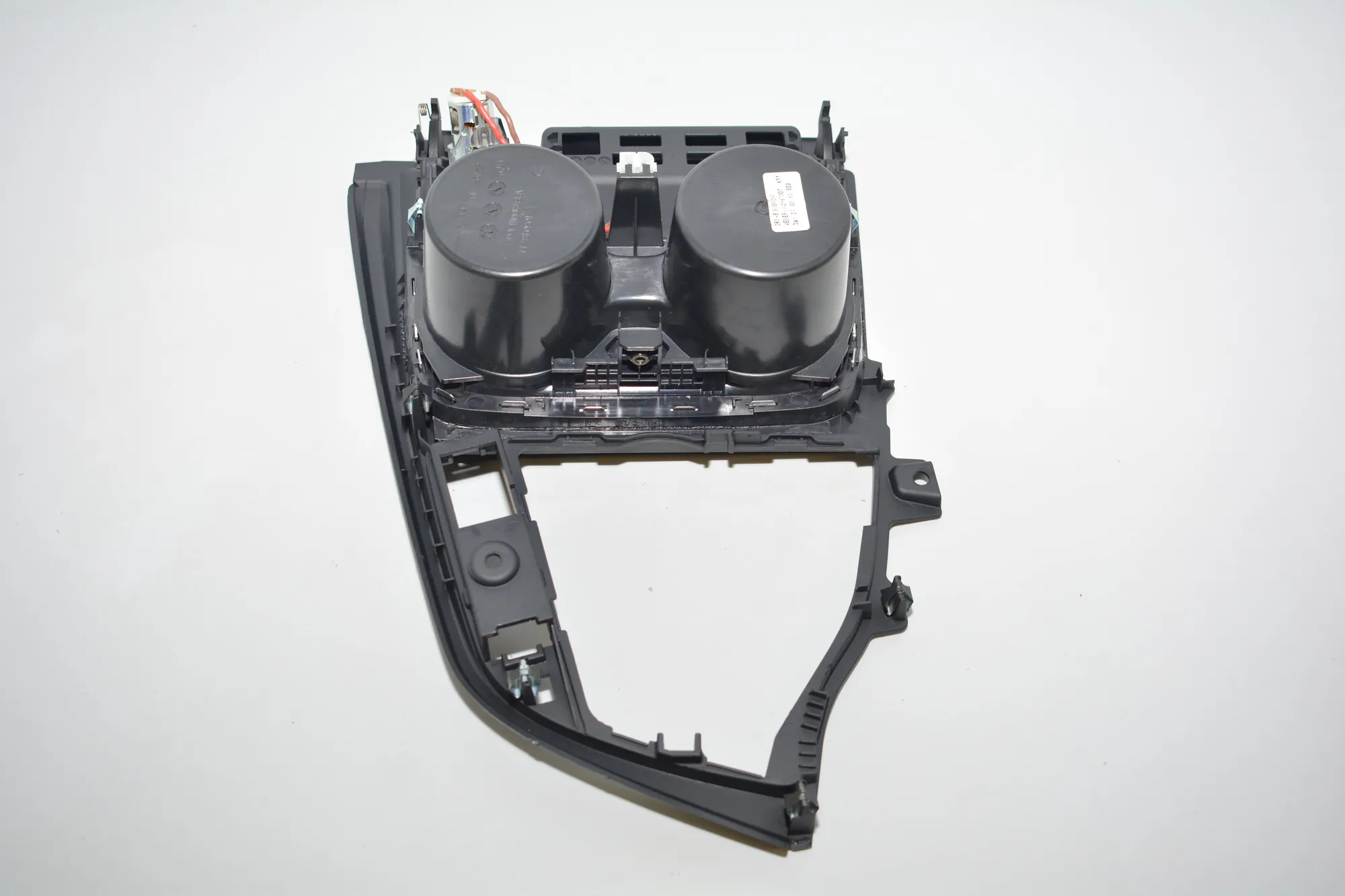 Cup Holder – OEM 9218926 · BMW 3 (F30, F80) 330 d xDrive 2013 – 4