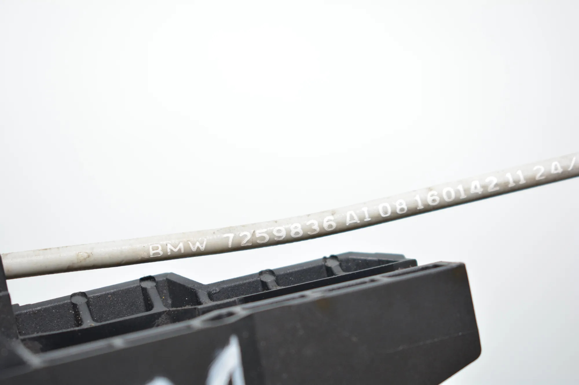 Rear Right Door Interior Handle Frame – OEM 7242568 · BMW 3 (F30, F80) 330 d xDrive 2013 – 6