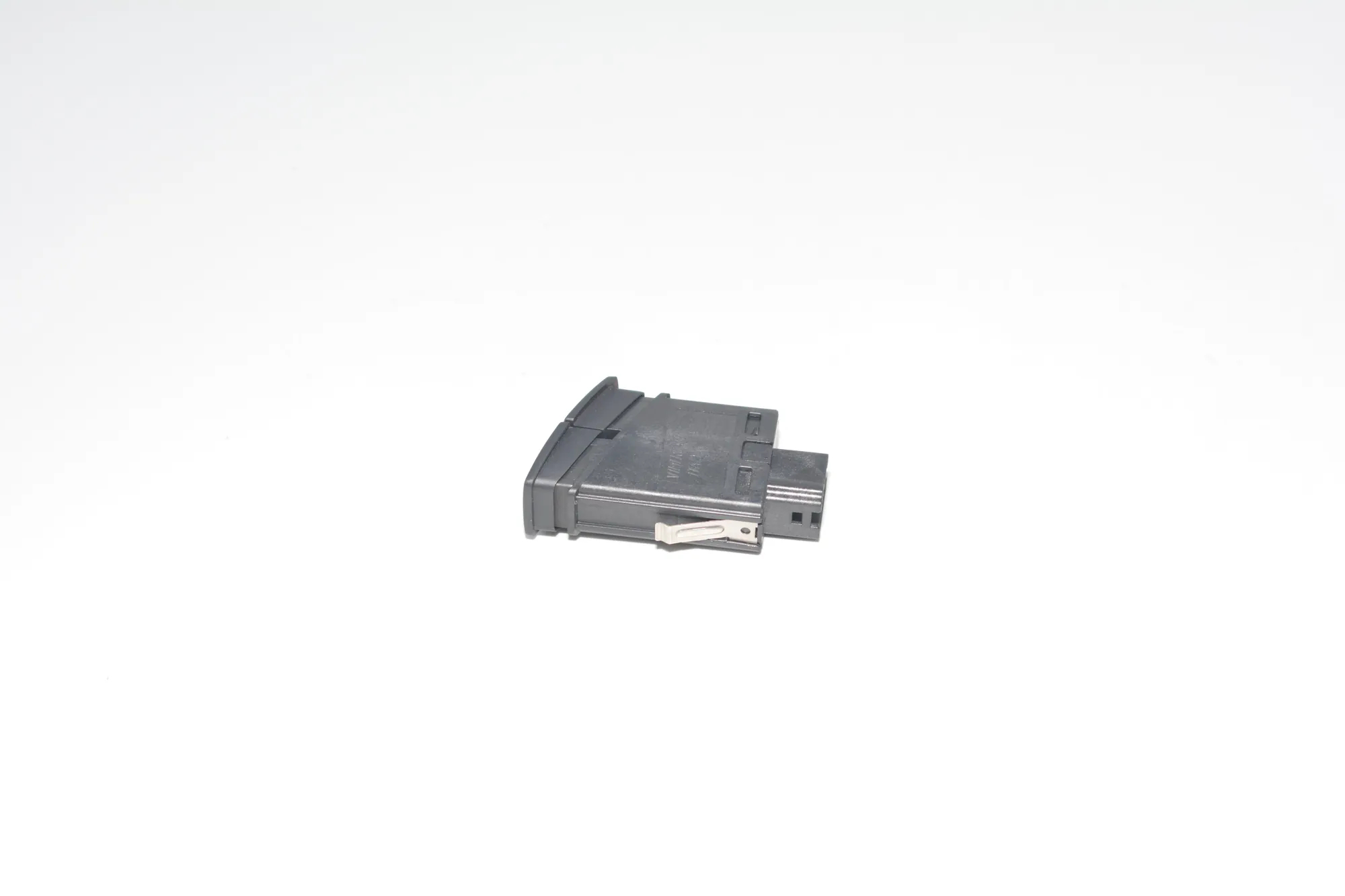 Hazard Button – OEM 9231786 · BMW 3 (F30, F80) 330 d xDrive 2013 – 4