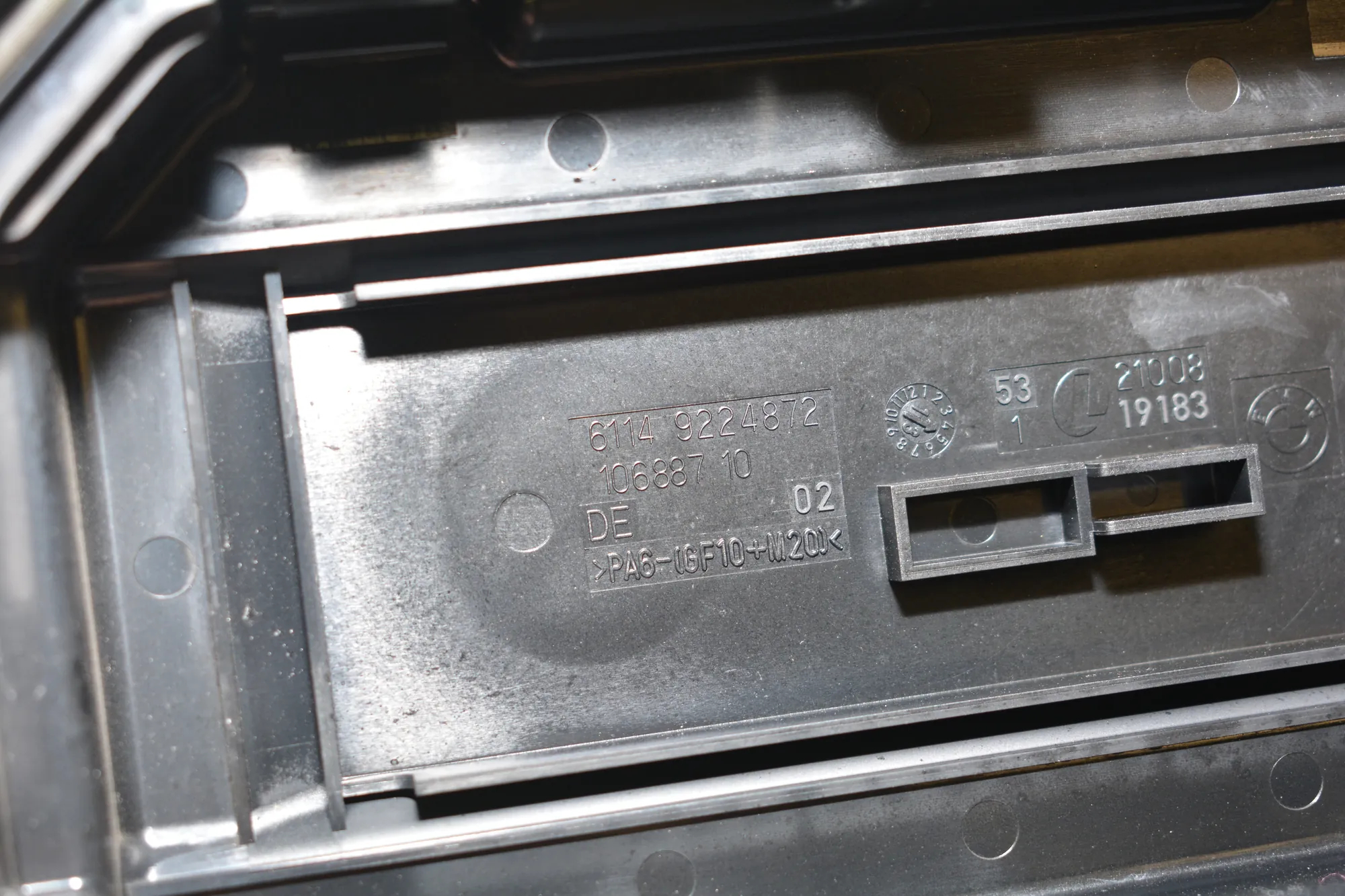 Fuse Box – OEM 9224854 · BMW 3 (F30, F80) 330 d xDrive 2013 – 6