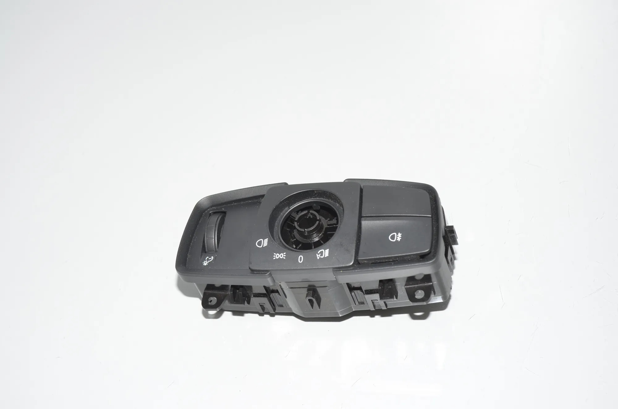 Headlight Switch Control Unit – OEM 9265297 · BMW 3 (F30, F80) 328 i 2012 – 2