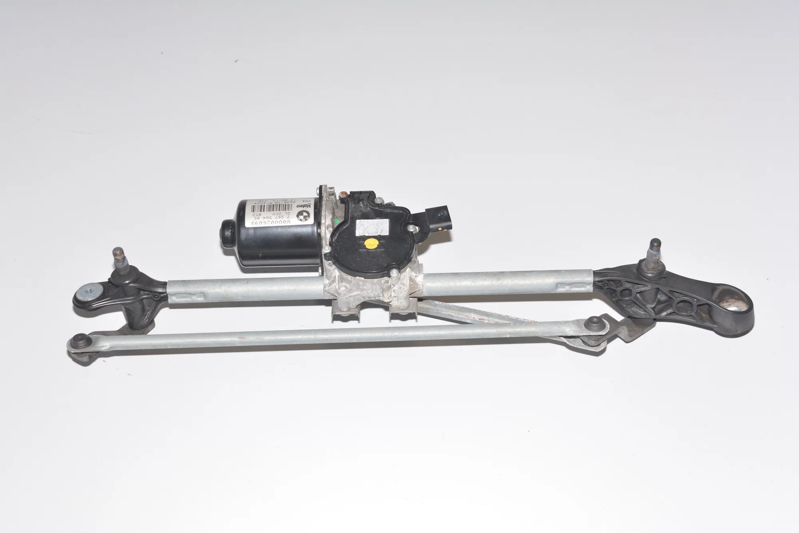 Front Windshield Wiper Mechanism – OEM 7267504 · BMW 3 (F30, F80) 330 d xDrive 2013 – 2