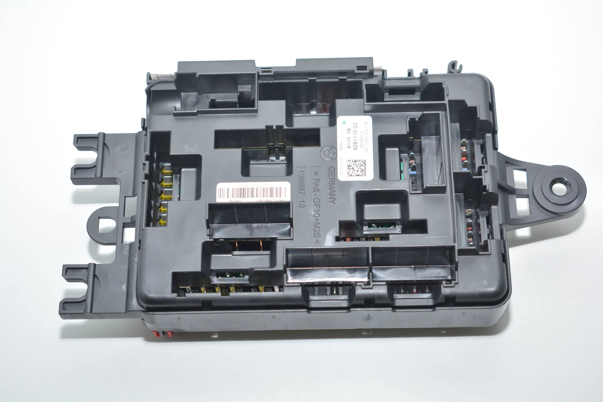 Fuse Box – OEM 9261110 · BMW 3 (F30, F80) 330 d xDrive 2013 – 4