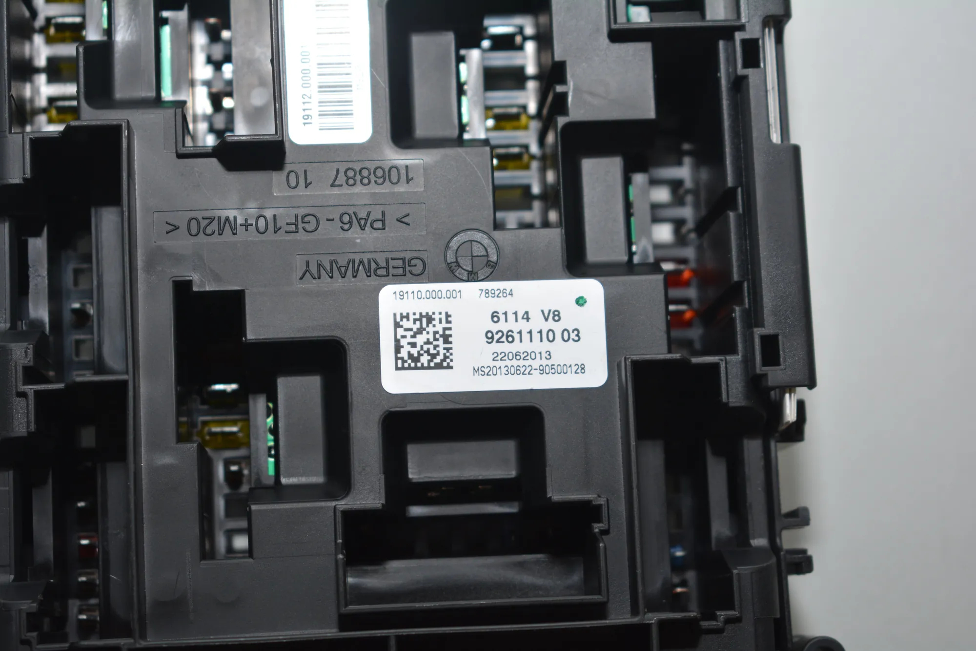 Fuse Box – OEM 9261110 · BMW 3 (F30, F80) 330 d xDrive 2013 – 5