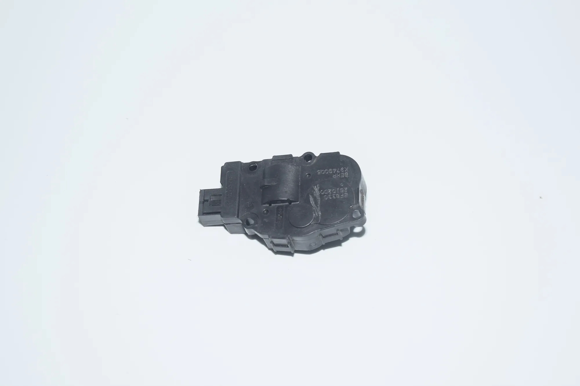 Interior Heater Flap Motor Actuator – OEM 412650750 · BMW 5 (F10) BMW 5 (F10) 2012