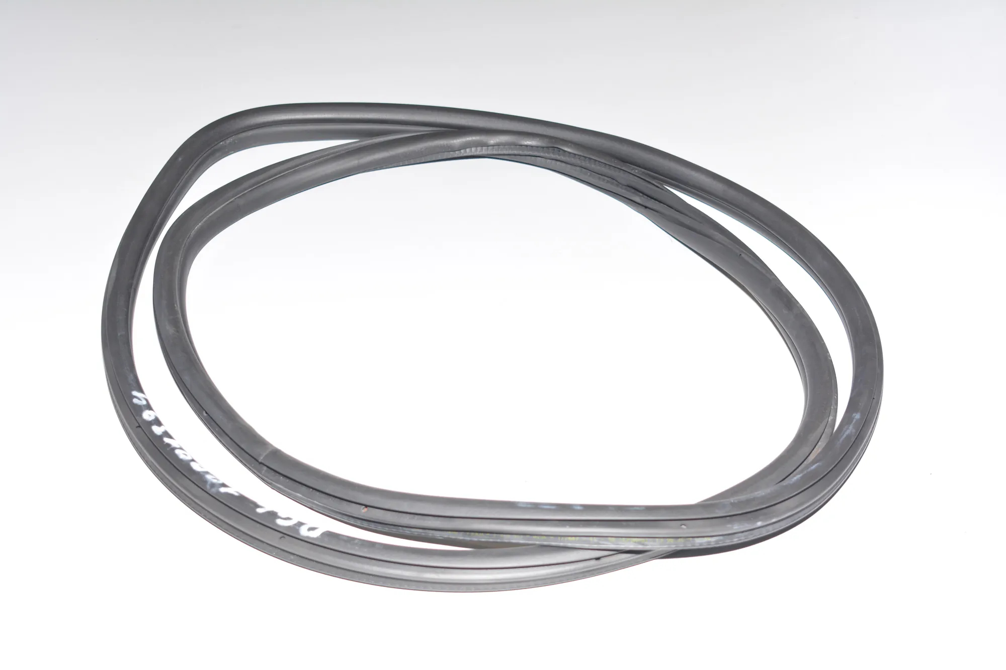 Rear Right Door Seal Rubber – OEM 7318511 · BMW 3 (F30, F80) 330 d xDrive 2013 – 3