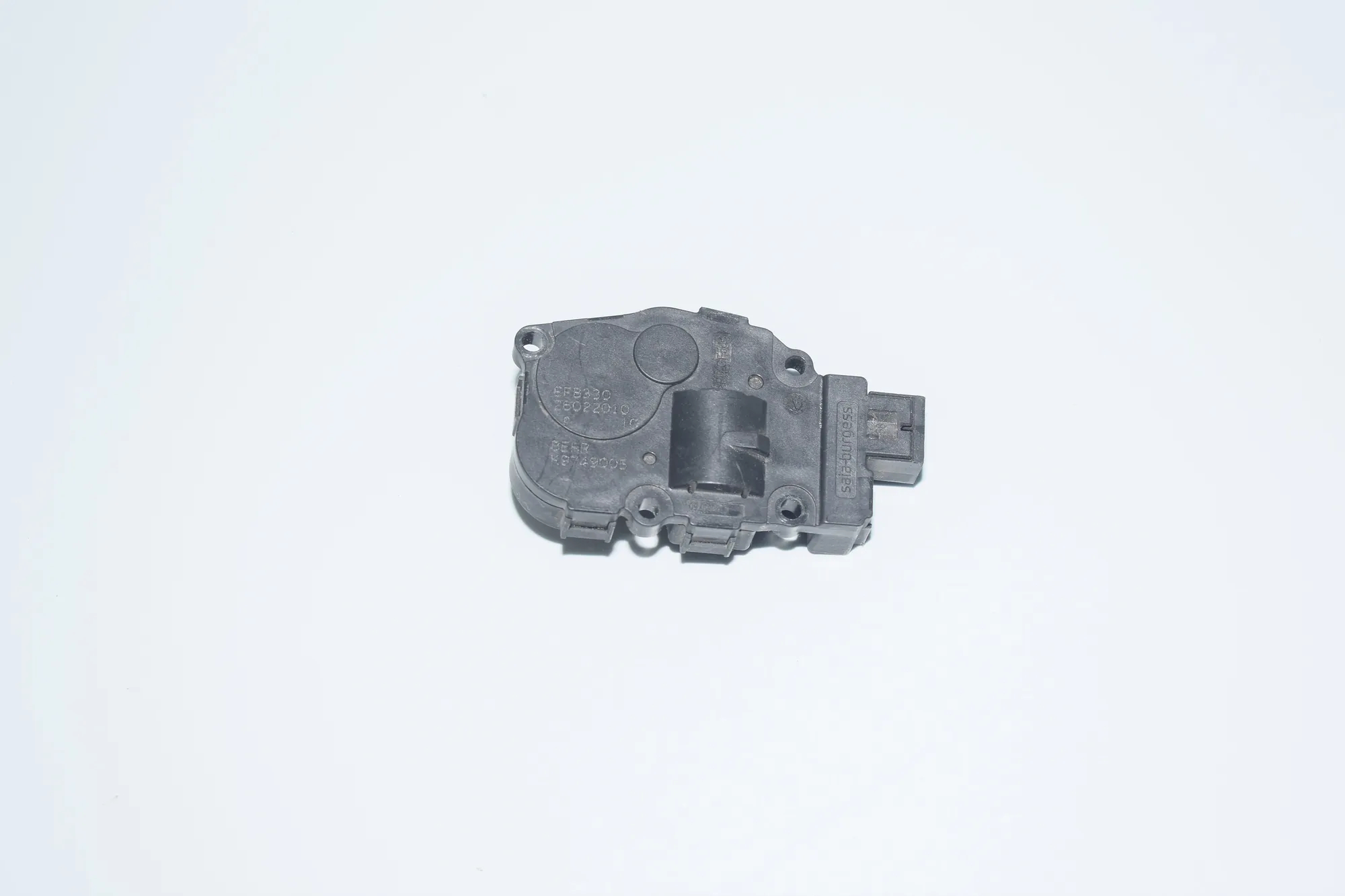 Interior Heater Flap Motor Actuator – OEM 410475520 · BMW 3 (F30, F80) BMW 3 (F30, F80) 2015