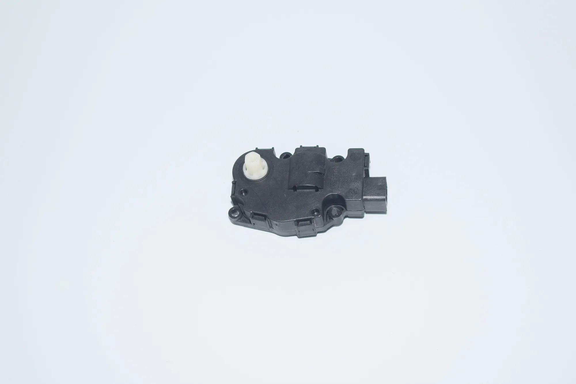 Interior Heater Flap Motor Actuator – OEM 410475520 · BMW 3 (F30, F80) BMW 3 (F30, F80) 2015