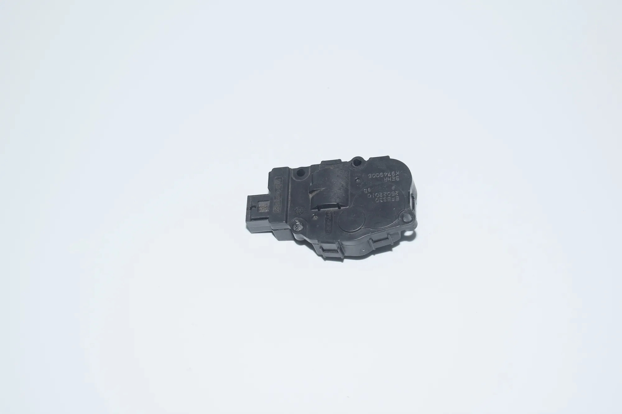 Interior Heater Flap Motor Actuator – OEM 410475520 · BMW 3 (F30, F80) BMW 3 (F30, F80) 2015 – 2