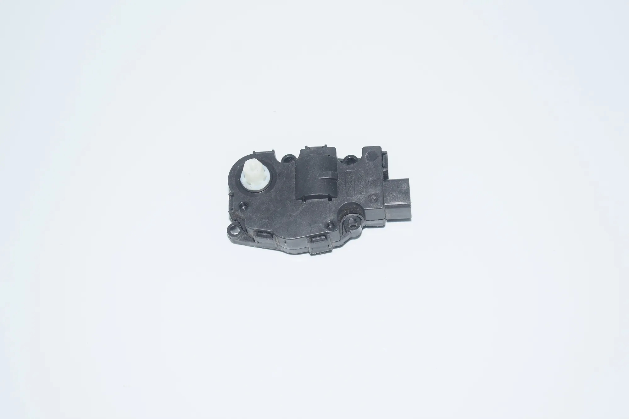 Interior Heater Flap Motor Actuator – OEM 412650750 · BMW 3 (F30, F80) BMW 3 (F30, F80) 2015