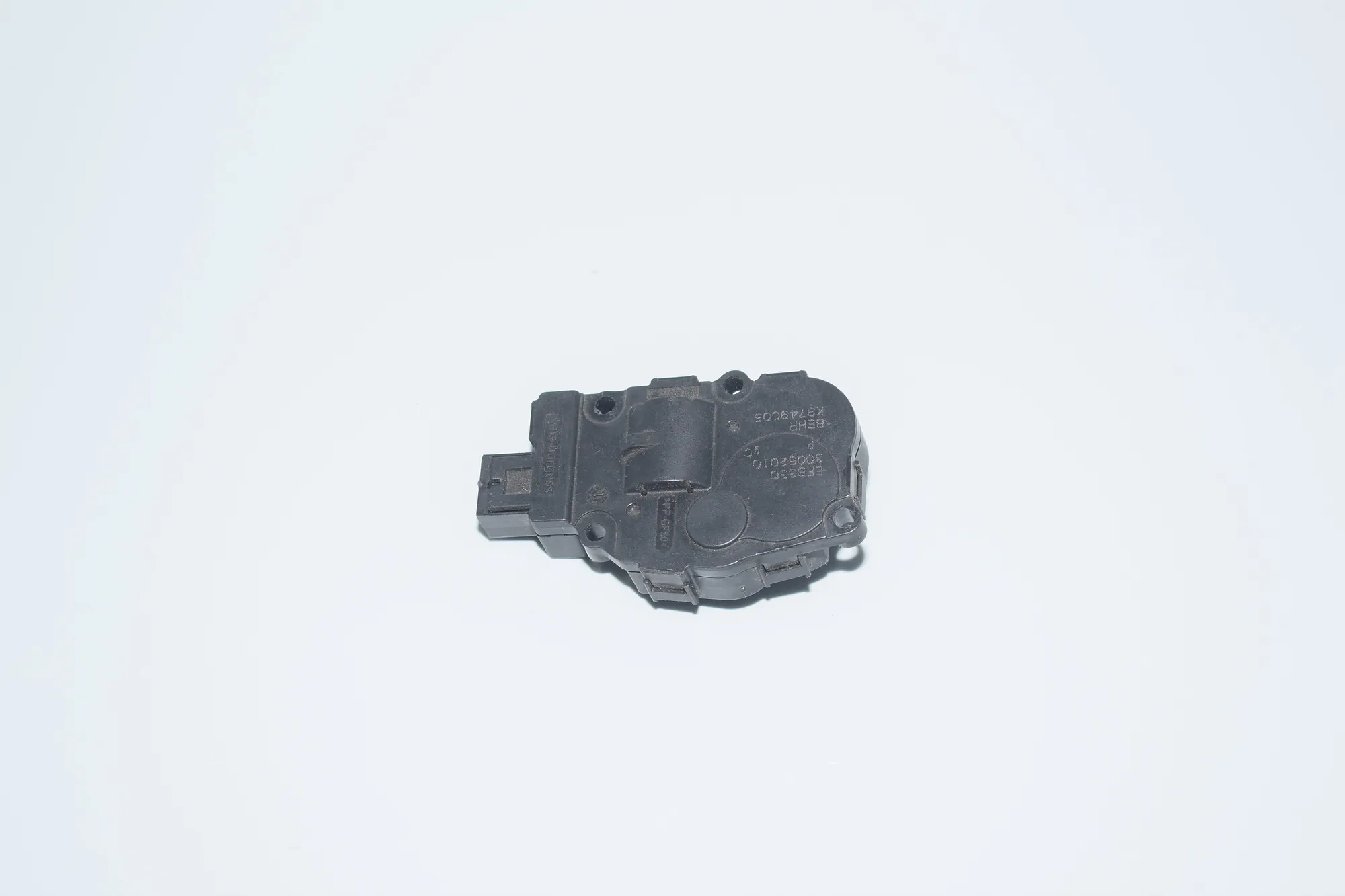 Interior Heater Flap Motor Actuator – OEM 412650750 · BMW 3 (F30, F80) BMW 3 (F30, F80) 2015 – 2