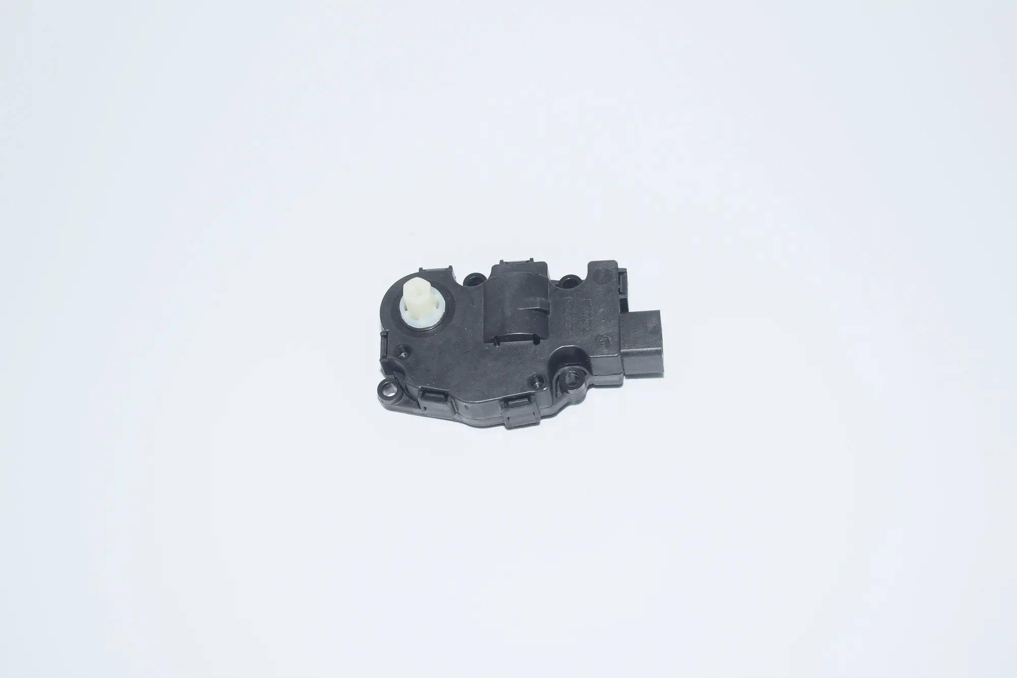 Interior Heater Flap Motor Actuator – OEM 412650750 · BMW 3 (F30, F80) BMW 3 (F30, F80) 2015