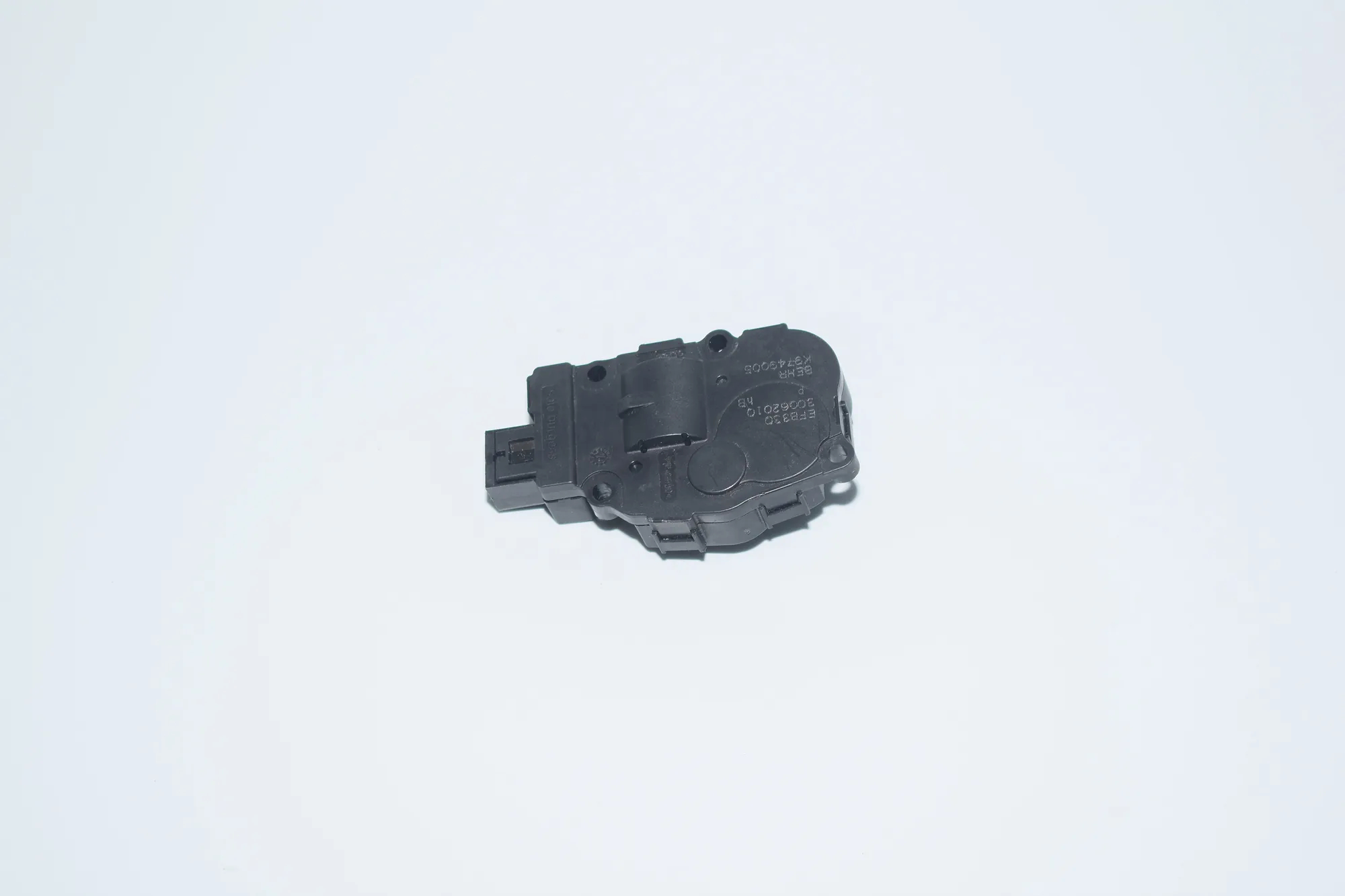 Interior Heater Flap Motor Actuator – OEM 412650750 · BMW 3 (F30, F80) BMW 3 (F30, F80) 2015 – 2